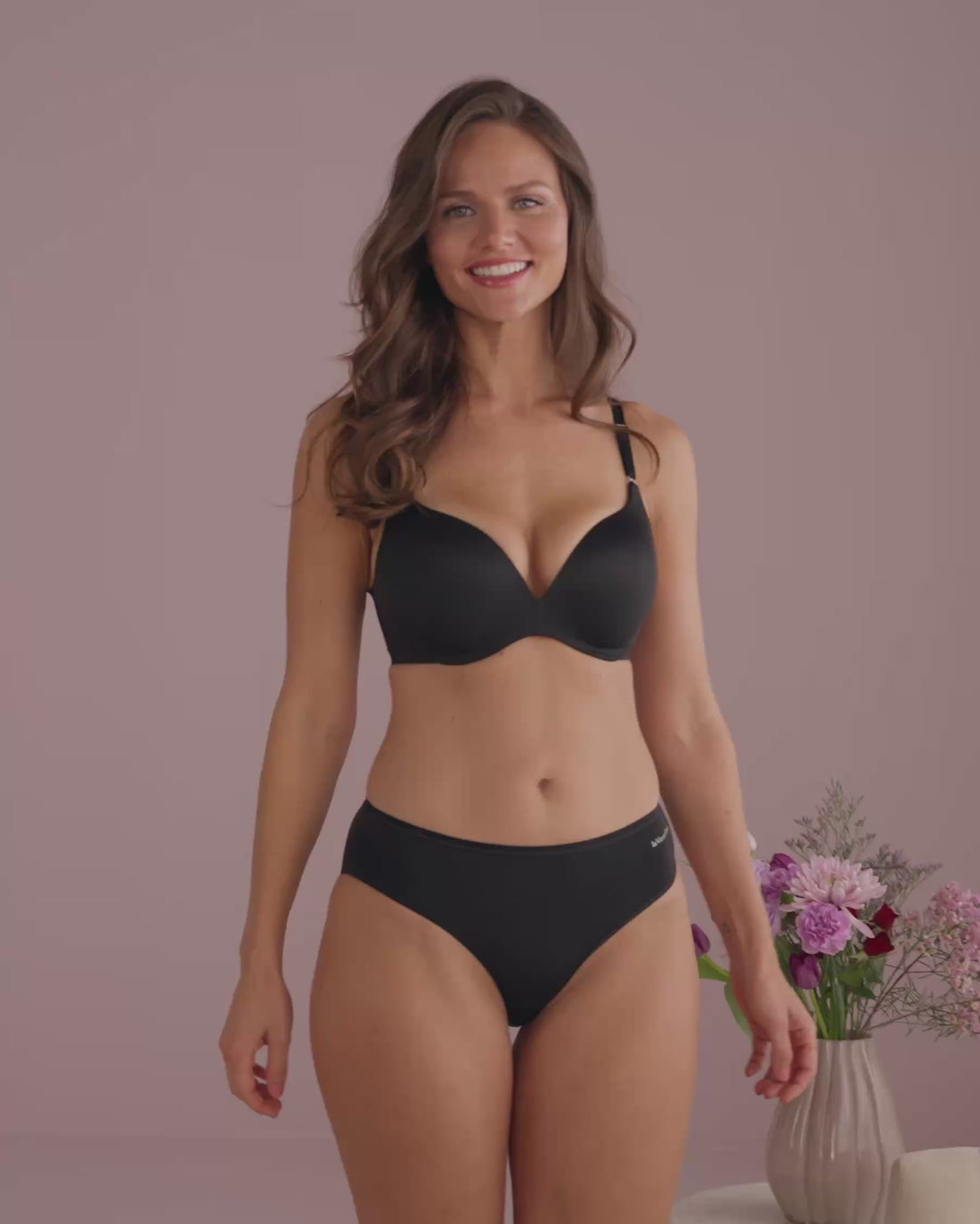 La Vie en Rose Black Beauty Women Push-Up Wireless Sleek Back Bra in Different Cup Sizes SKU: 10300014_00001 Video