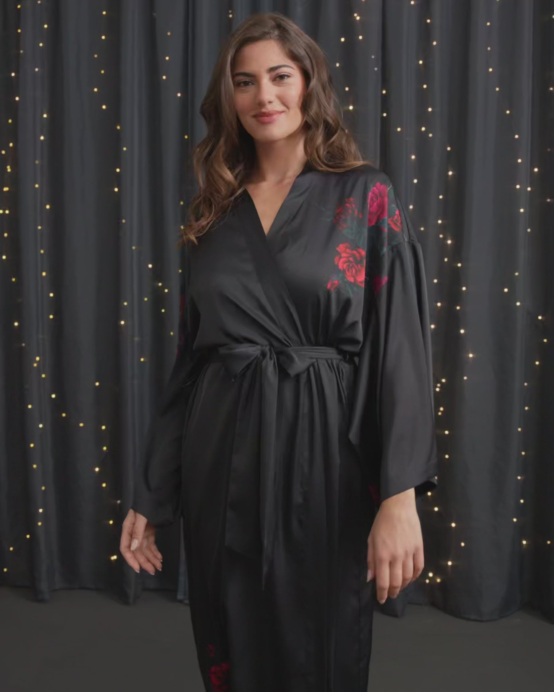 La Vie en Rose_Red Roses Placement_Luxury Edition Red Rose Print Long Satin Kimono_60600107_p00469_Vid