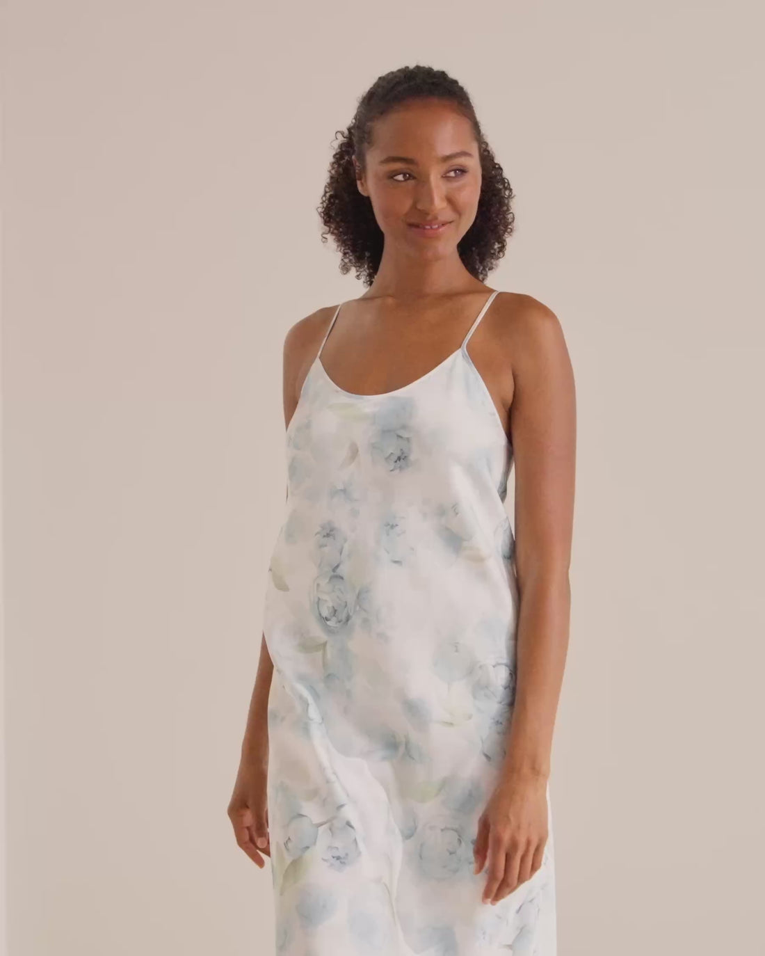 La Vie en Rose_Multi Blue Roses_LUXURY EDITION Blue Rose Print Long Satin Nightie_60500188_P10495_Vid