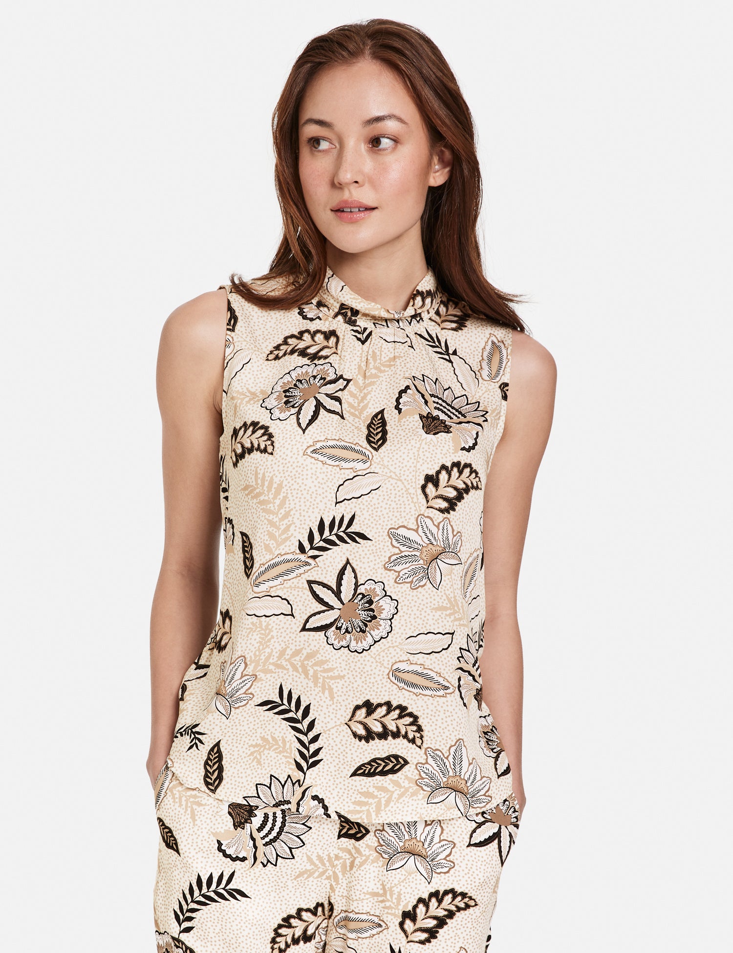 Sleeveless Blouse With A Floral Print