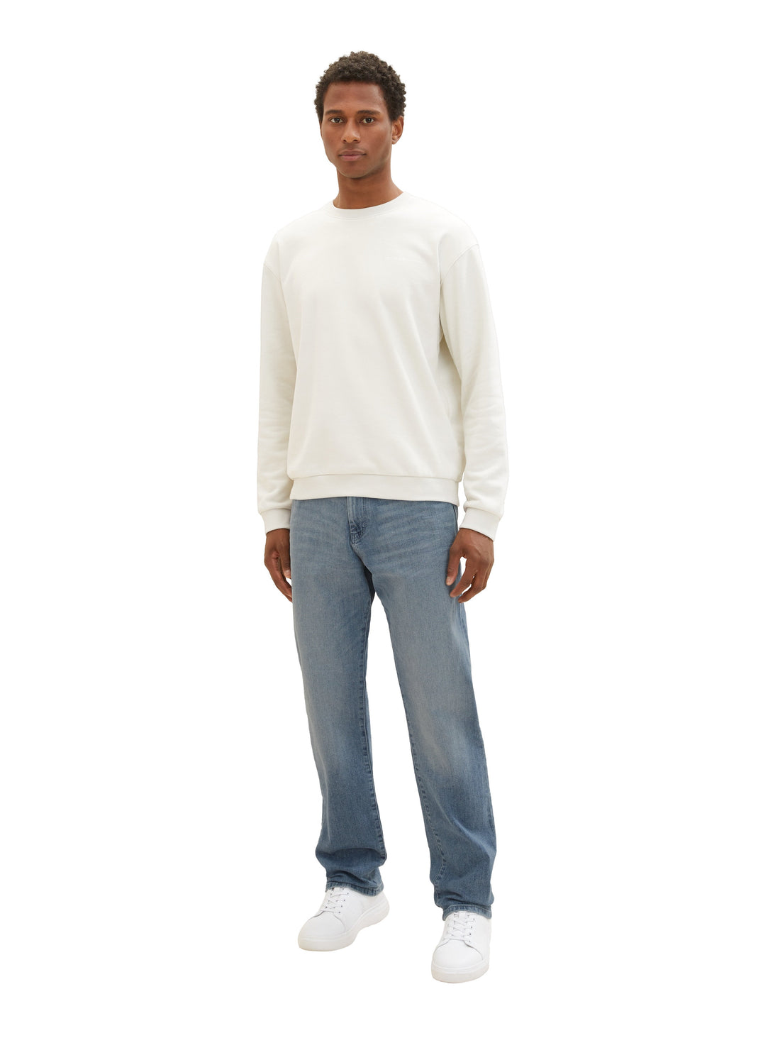 Standard Loose Fit Jeans_1035877_10118_07