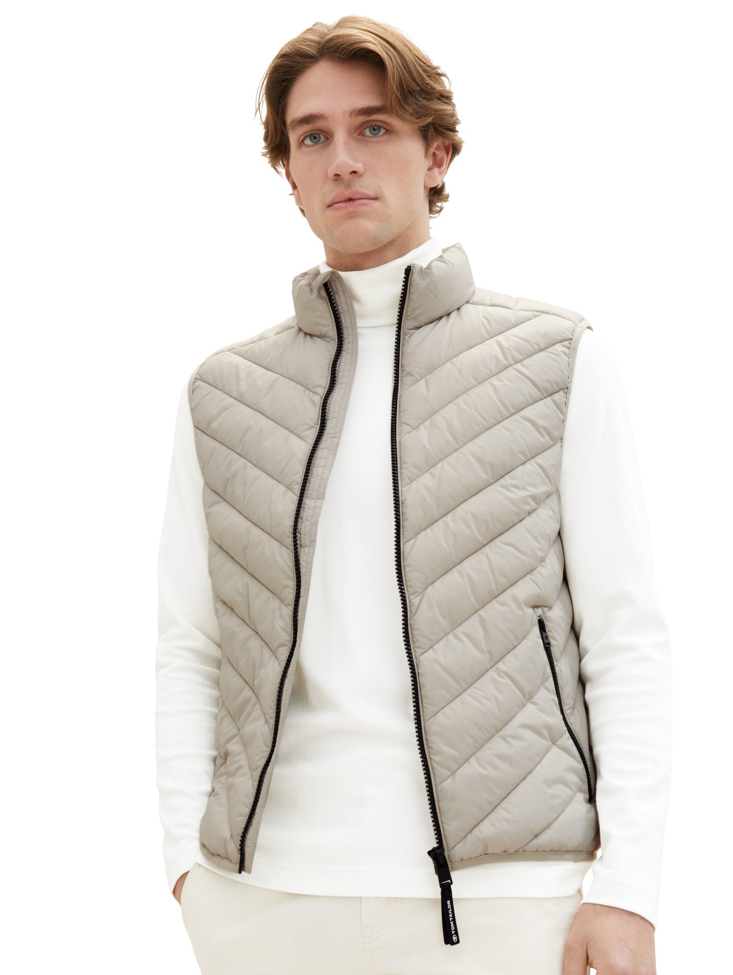 Quilted Puffer Light Weight Vest_1036072_26199_03