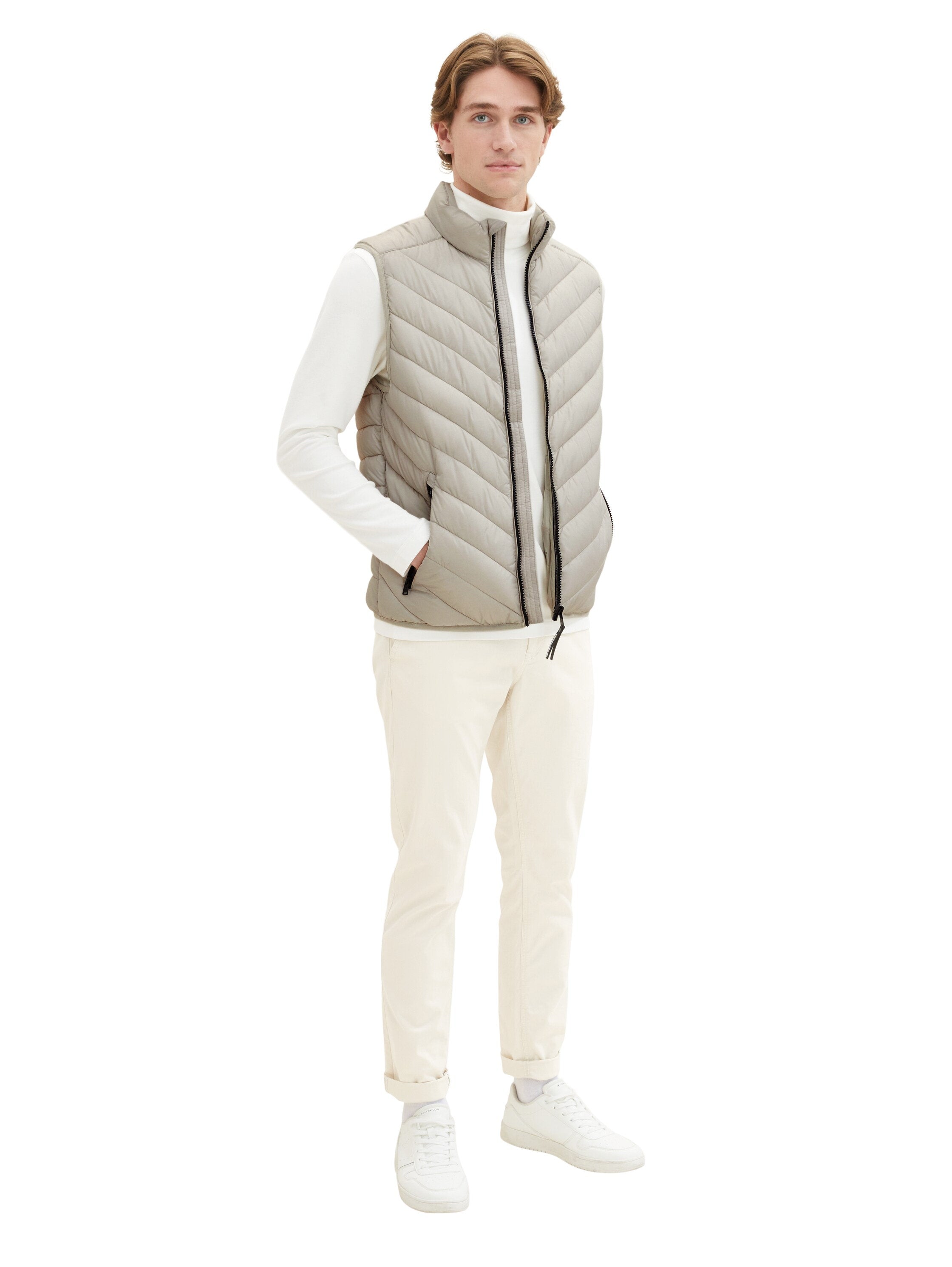 Quilted Puffer Light Weight Vest_1036072_26199_04