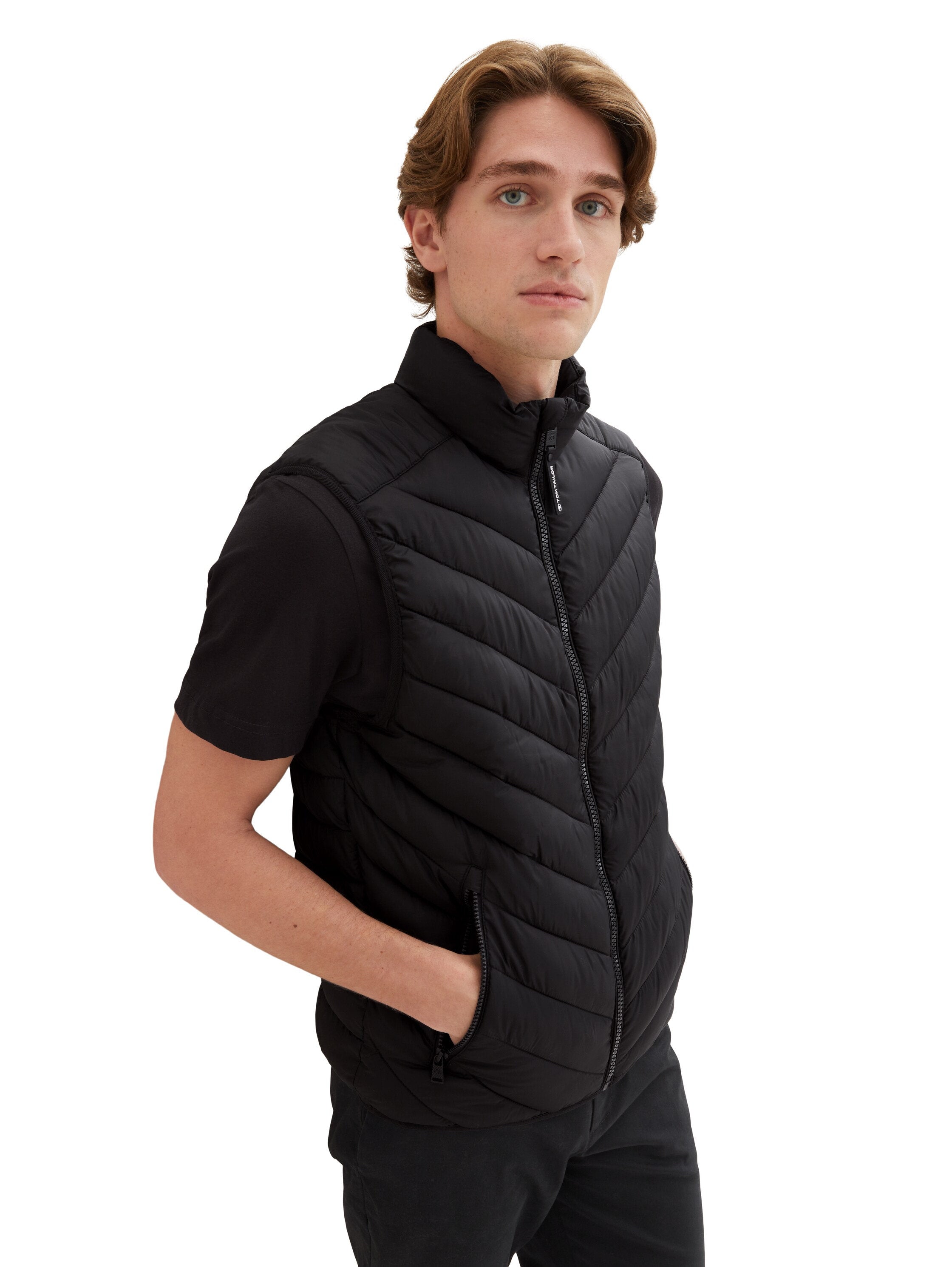 Quilted Puffer Light Weight Vest_1036072_29999_03