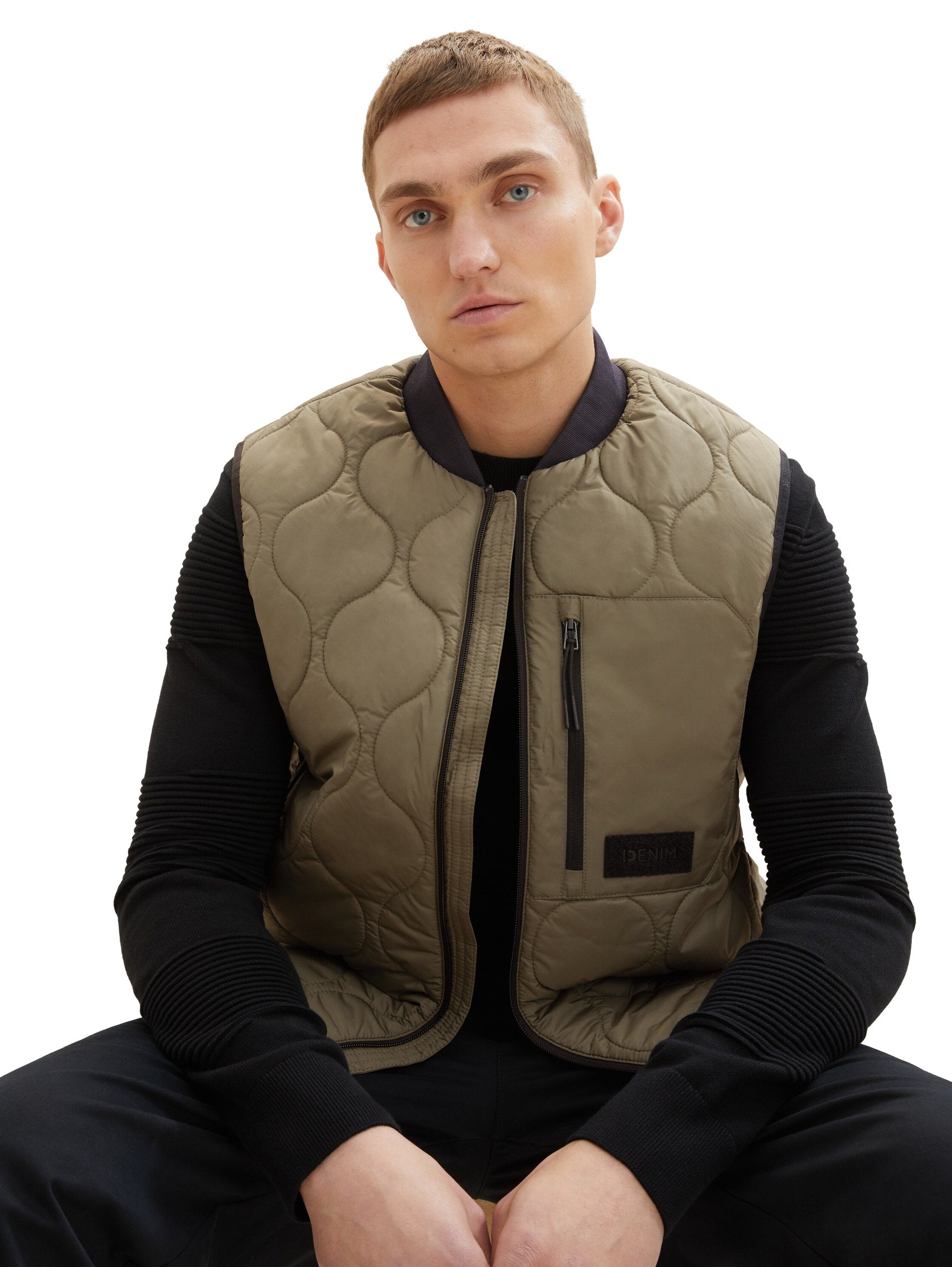 Quilted Puffer Light Weight Vest_1036188_10415_02