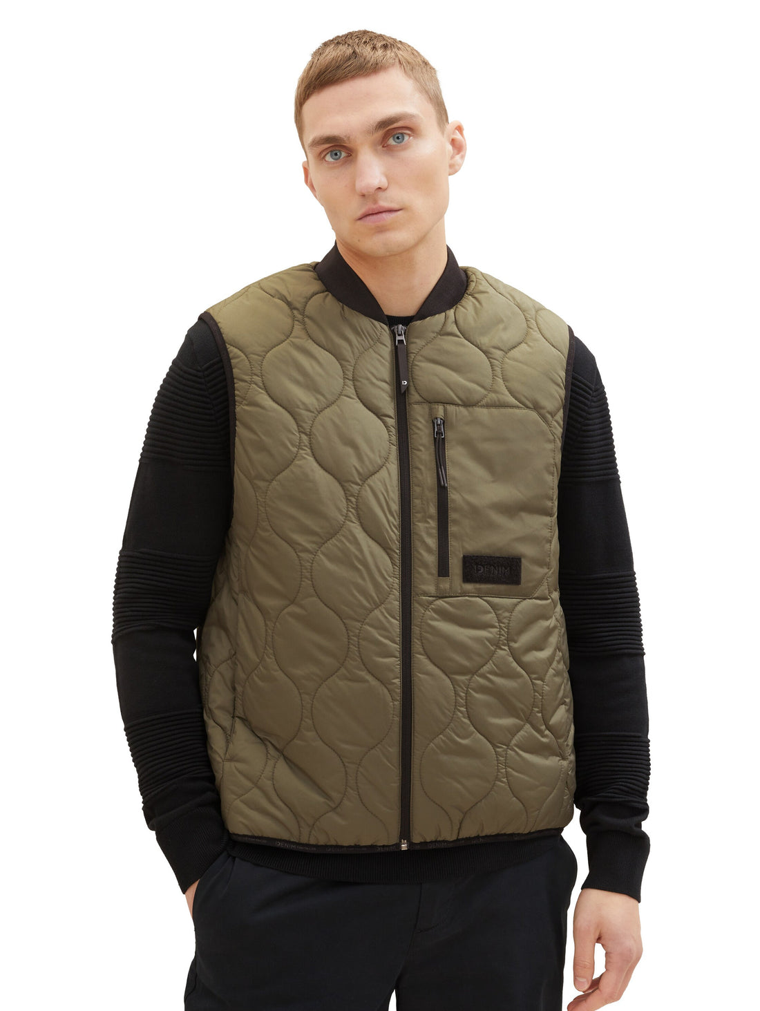 Quilted Puffer Light Weight Vest_1036188_10415_05