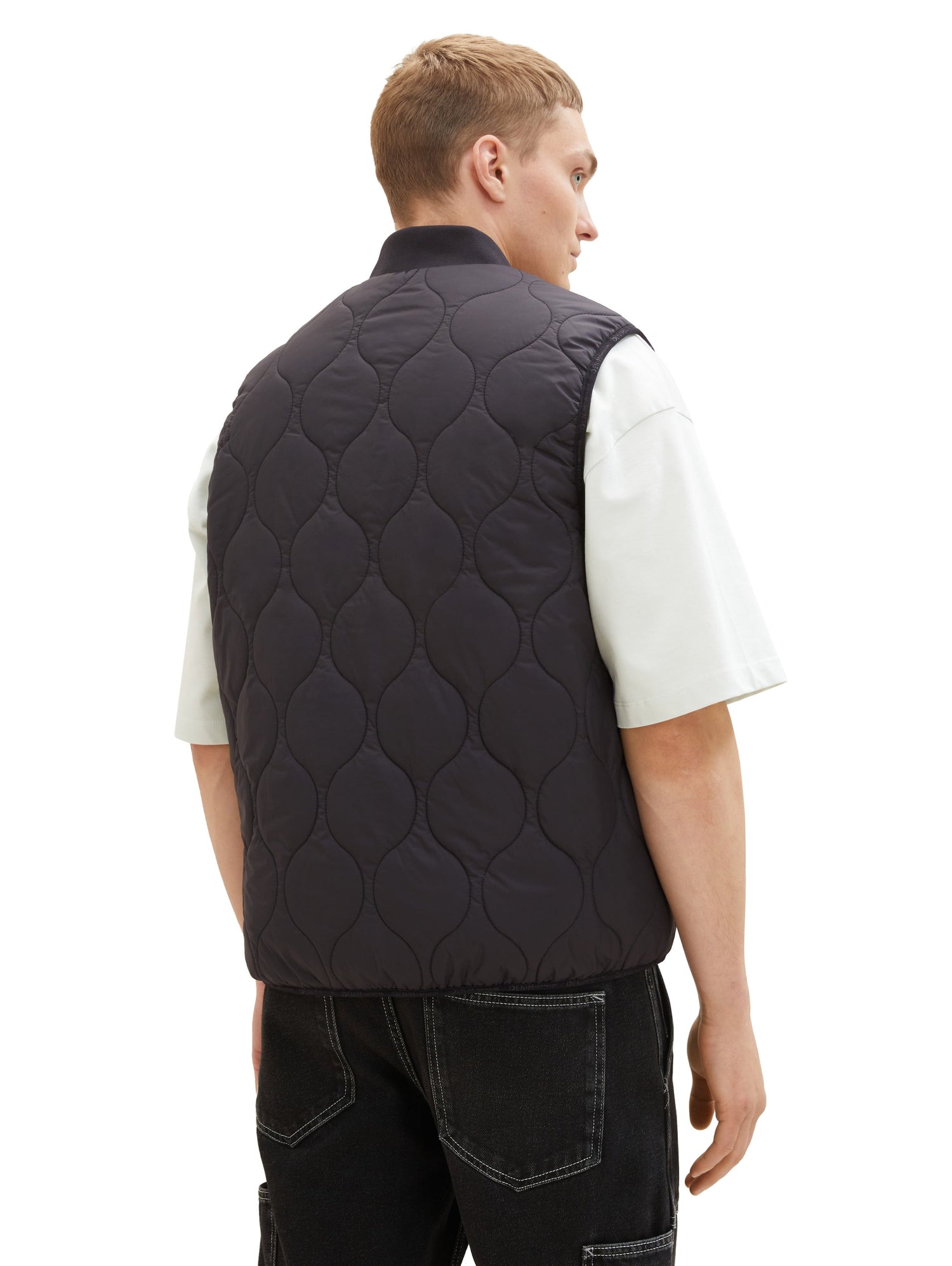 Quilted Puffer Light Weight Vest_1036188_29999_04