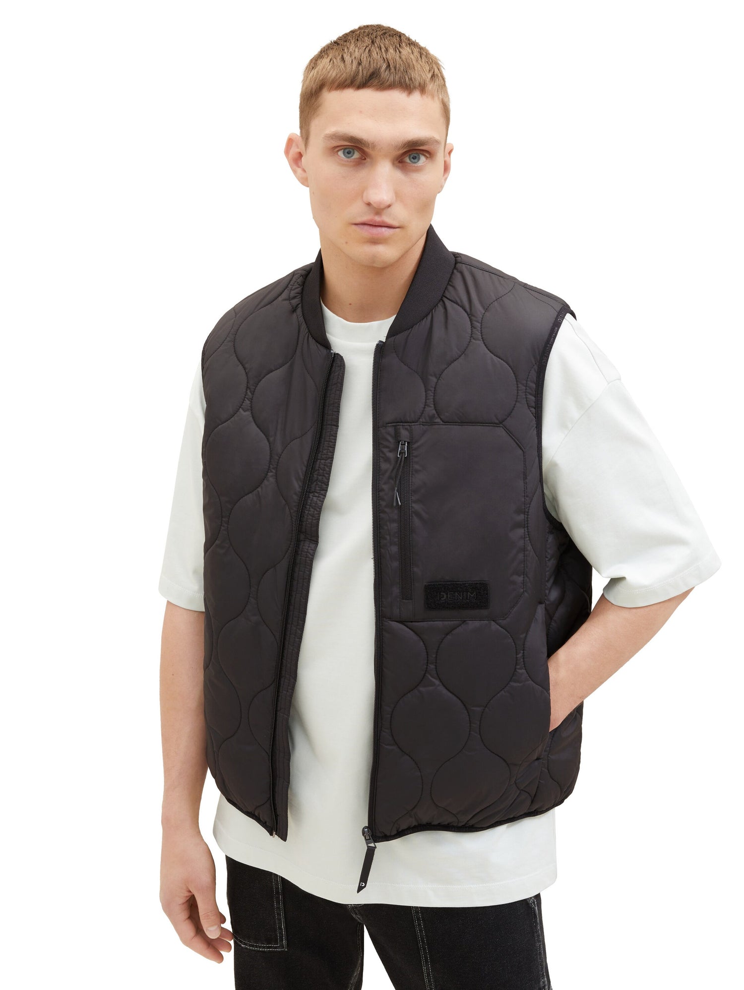 Quilted Puffer Light Weight Vest_1036188_29999_05