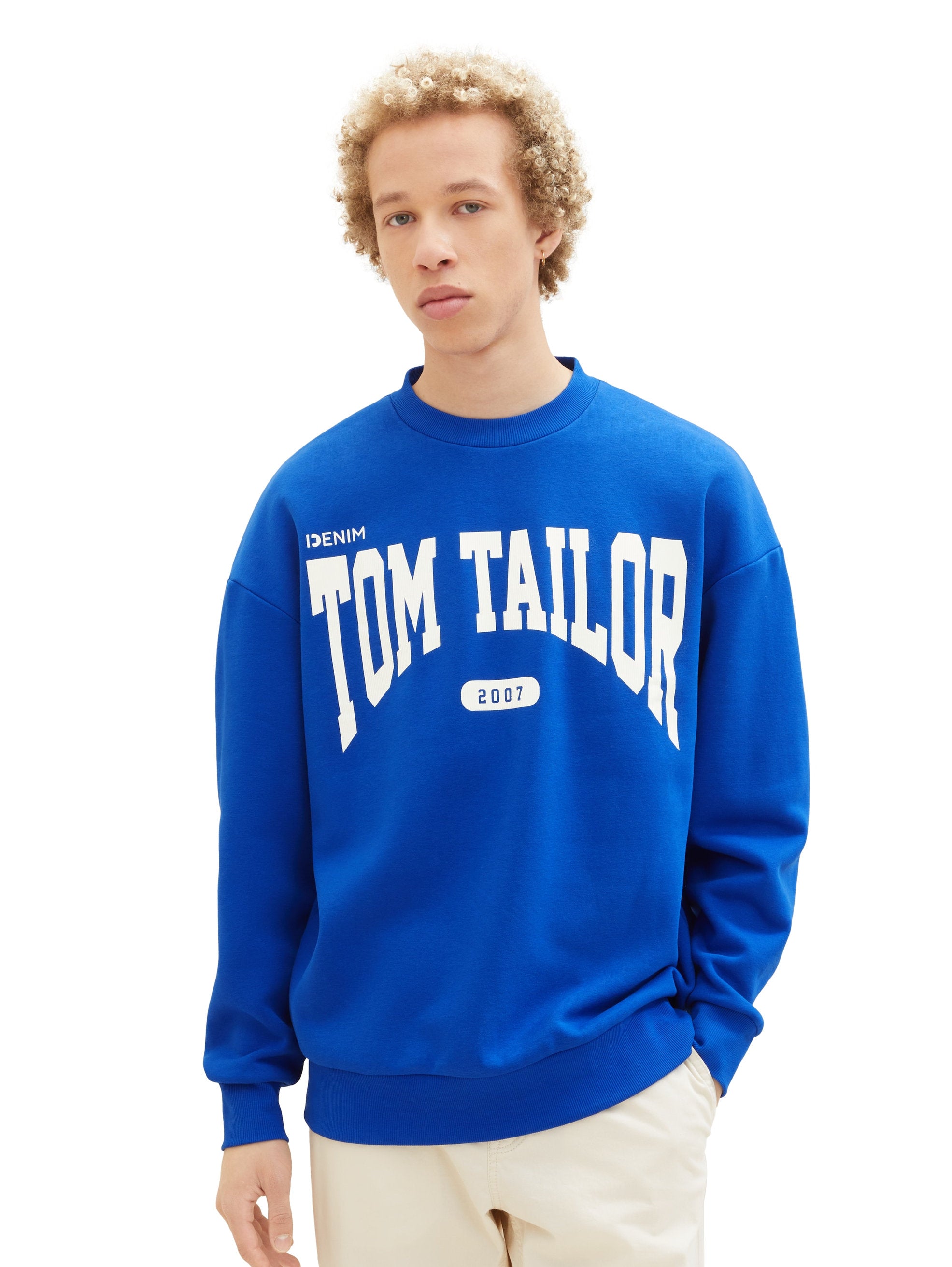 Relaxed Crew Neck Sweater_1037606_14531_05