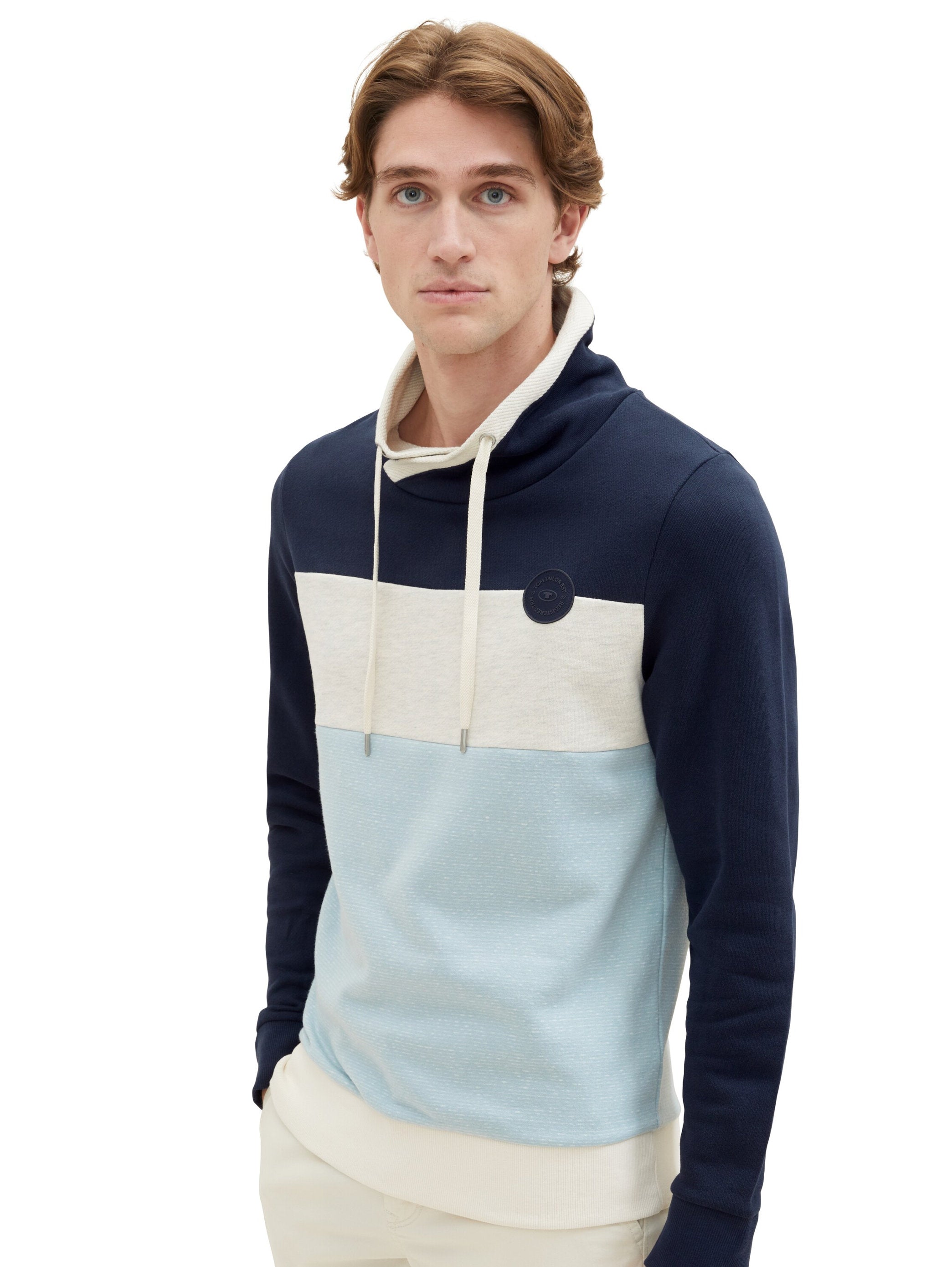 High Collar Hoodie With Color Block Design_1037761_33825_03