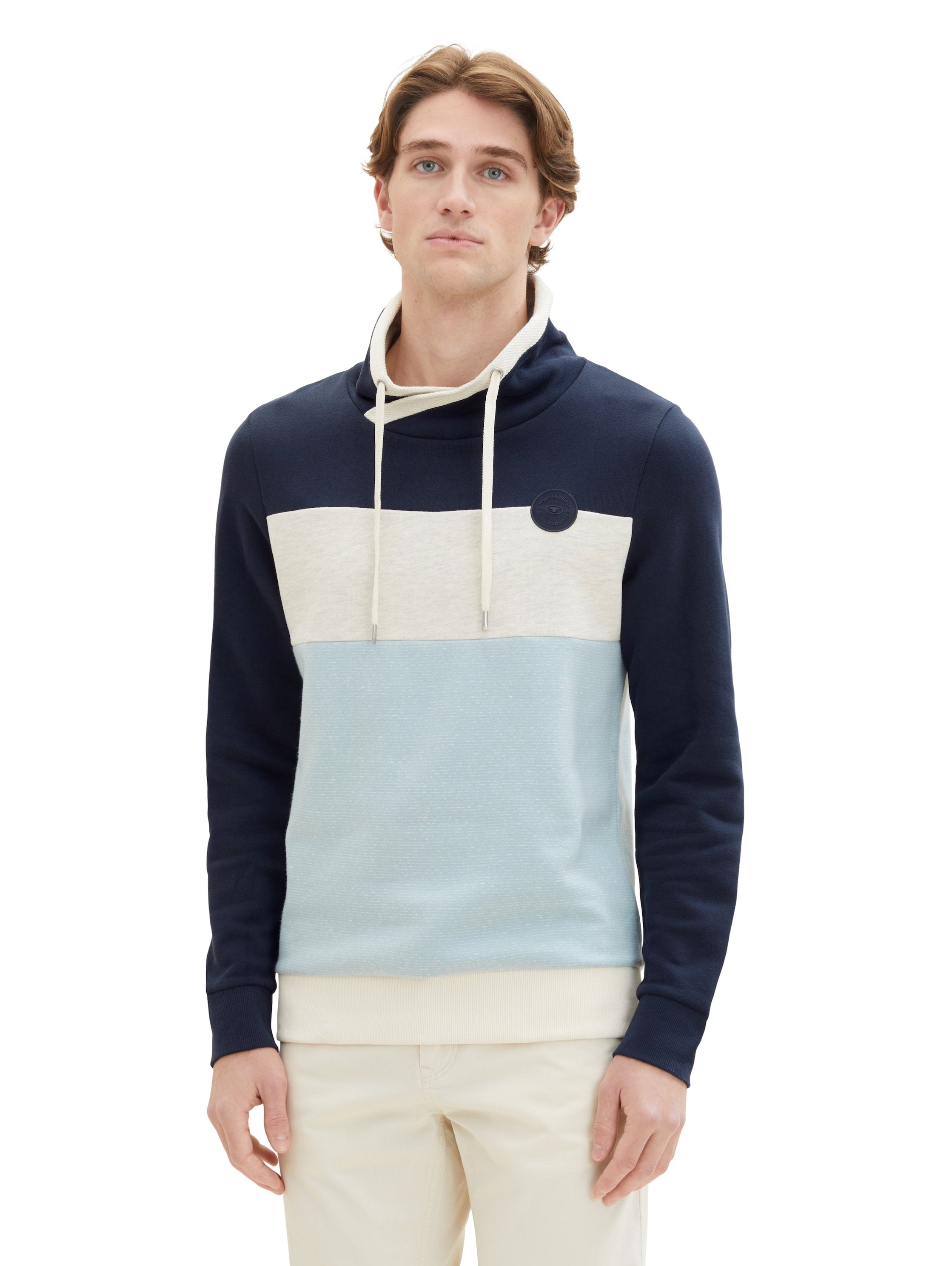 High Collar Hoodie With Color Block Design_1037761_33825_07
