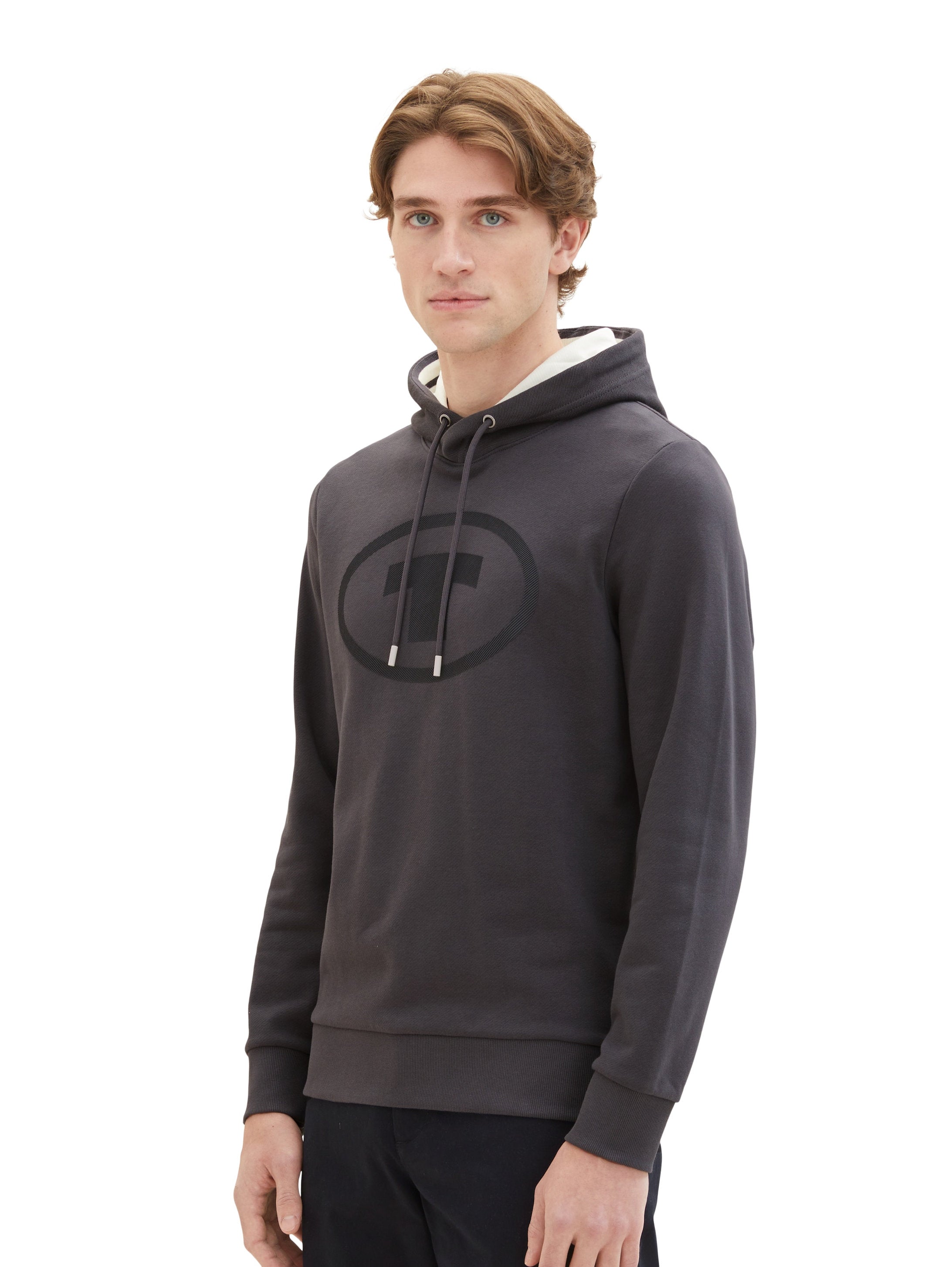 Hoodie With Center Logo_1037799_10899_02