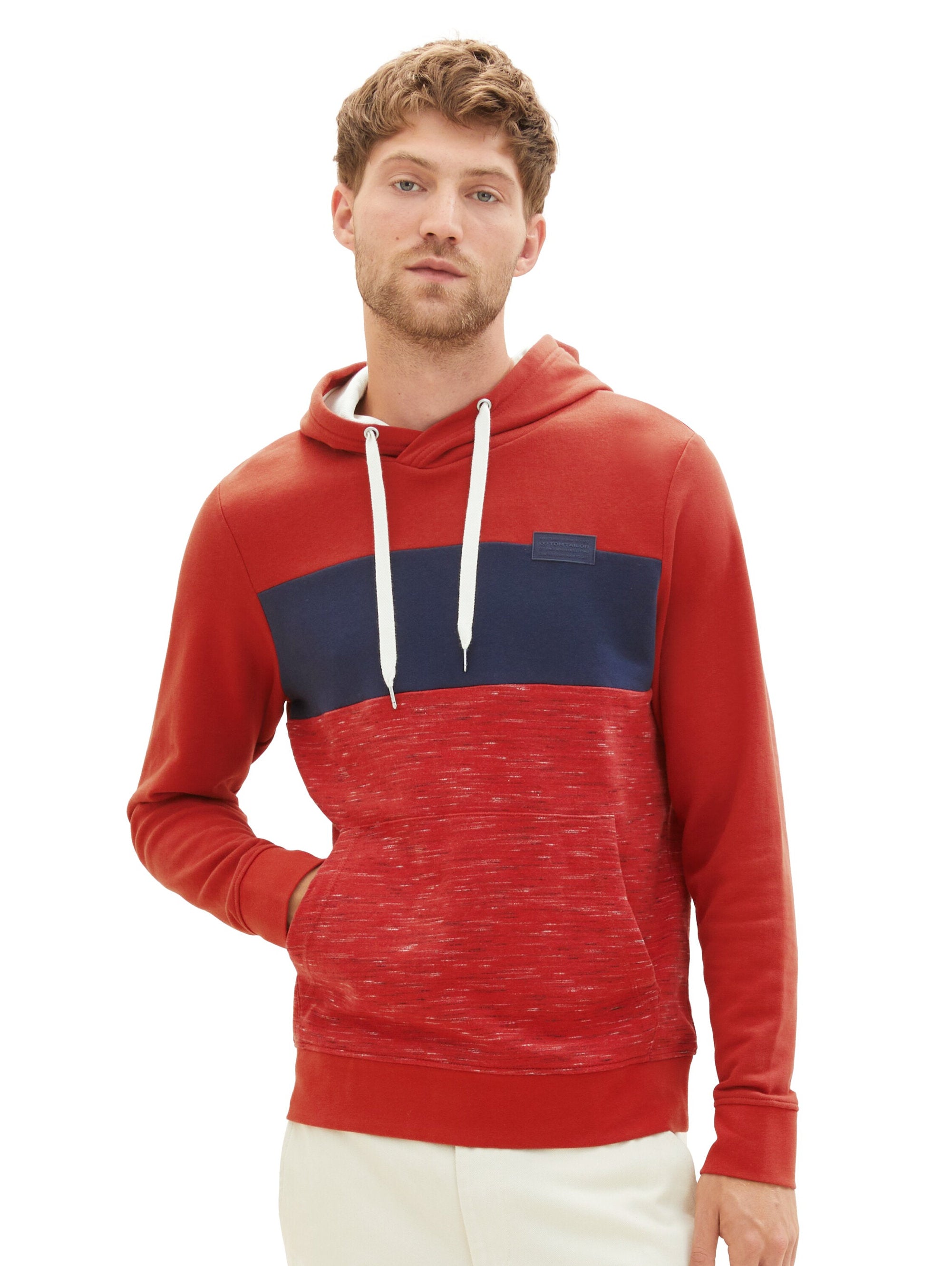 Hoodie With Color Block Design_1037834_32436_05