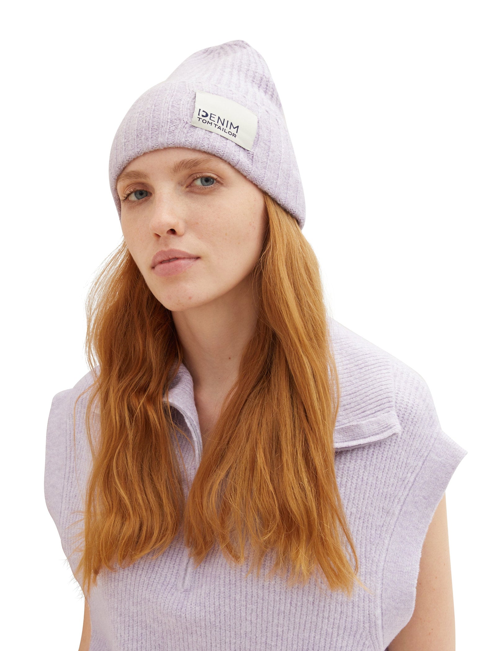 Knitted Beanie Beanie With Brand Logo_1038058_33805_02