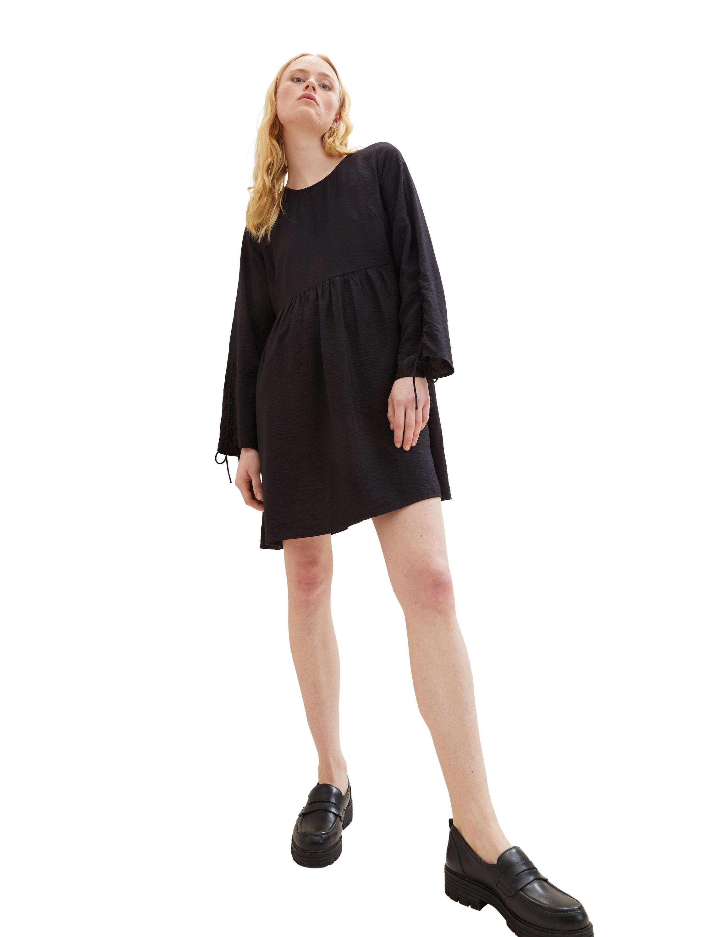 Loose Fit Short Dress With Adjustable Sleeves_1038142_14482_02