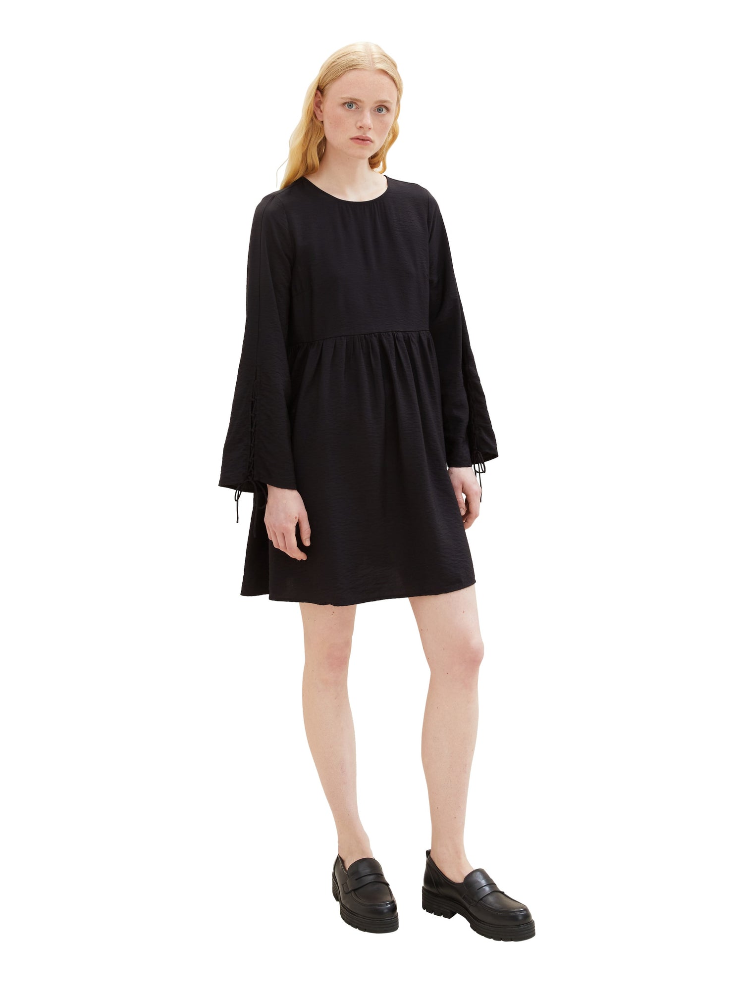 Loose Fit Short Dress With Adjustable Sleeves_1038142_14482_03