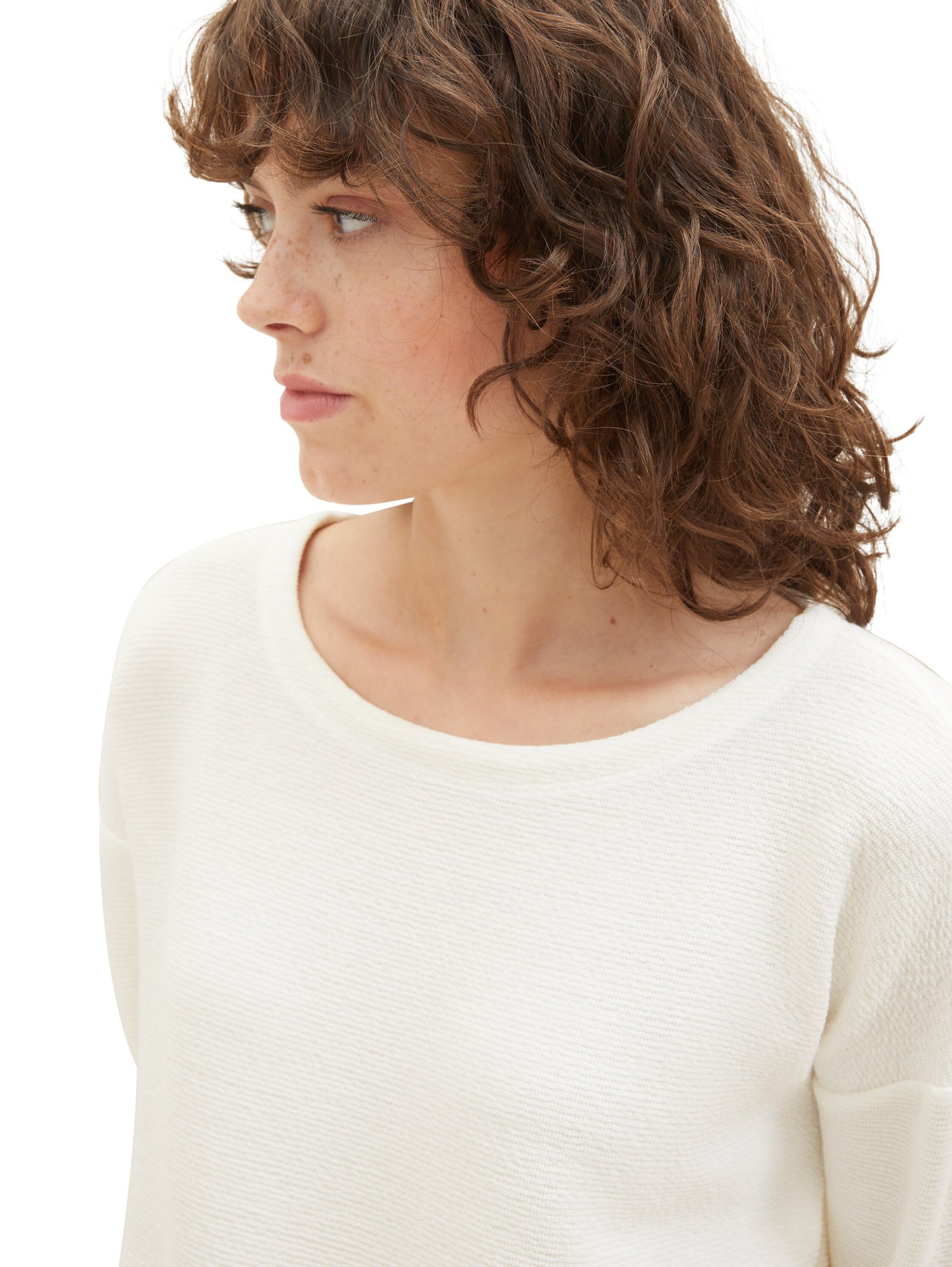 Long Sleeve T Shirt With Wide Round Neckline_1038177_10315_03