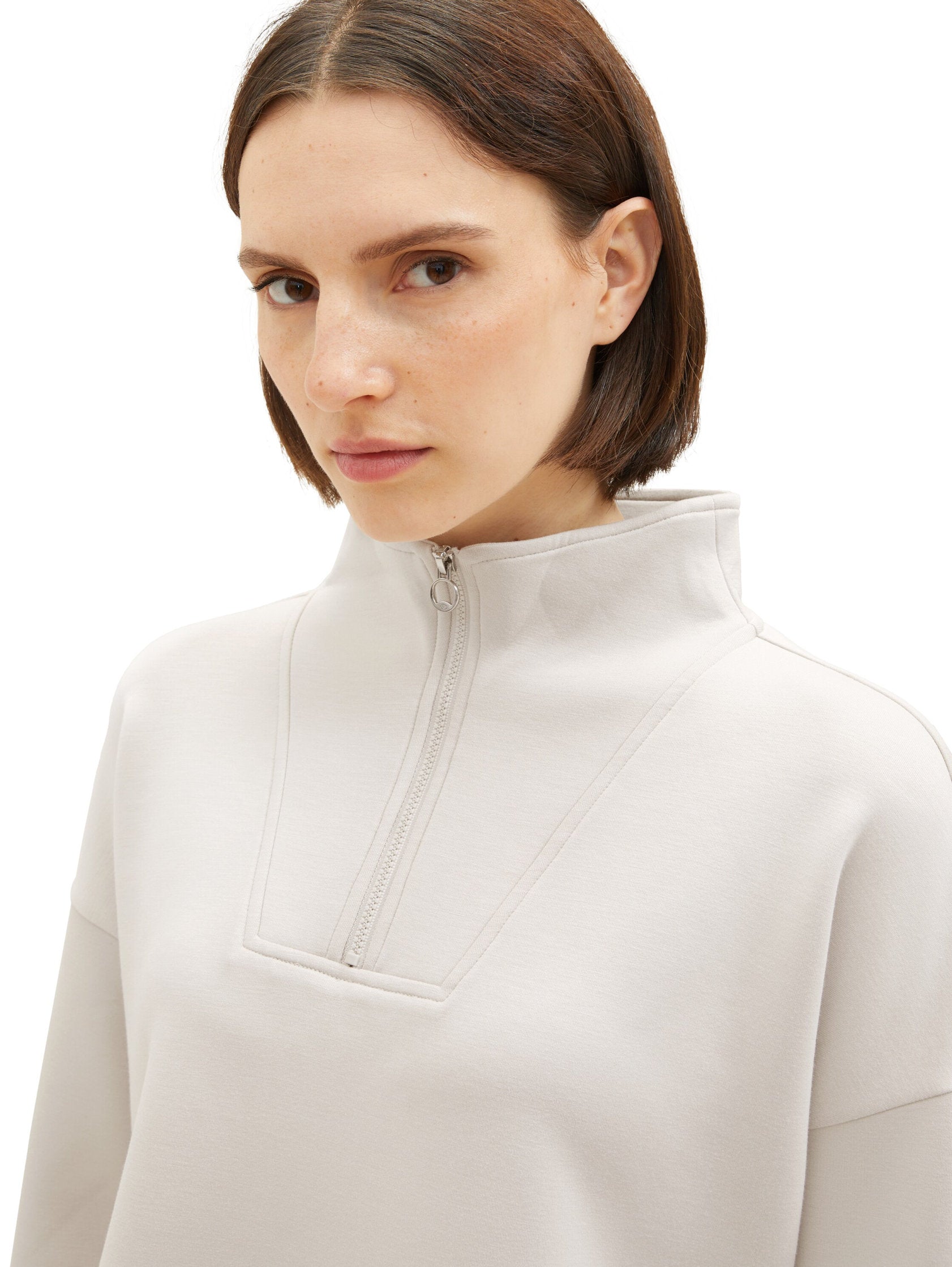 High Collar Sweatshirt With Quarter Zip_1038181_16339_05