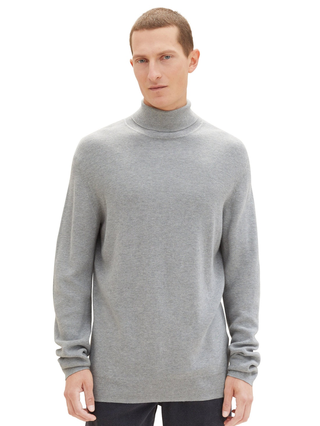 Knitted Pullover With Turtleneck_1038241_12035_06