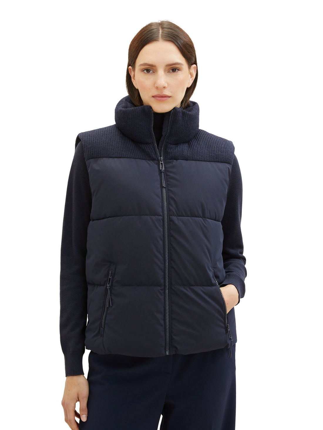 Padded Vest With High Collar_1038676_10668_02