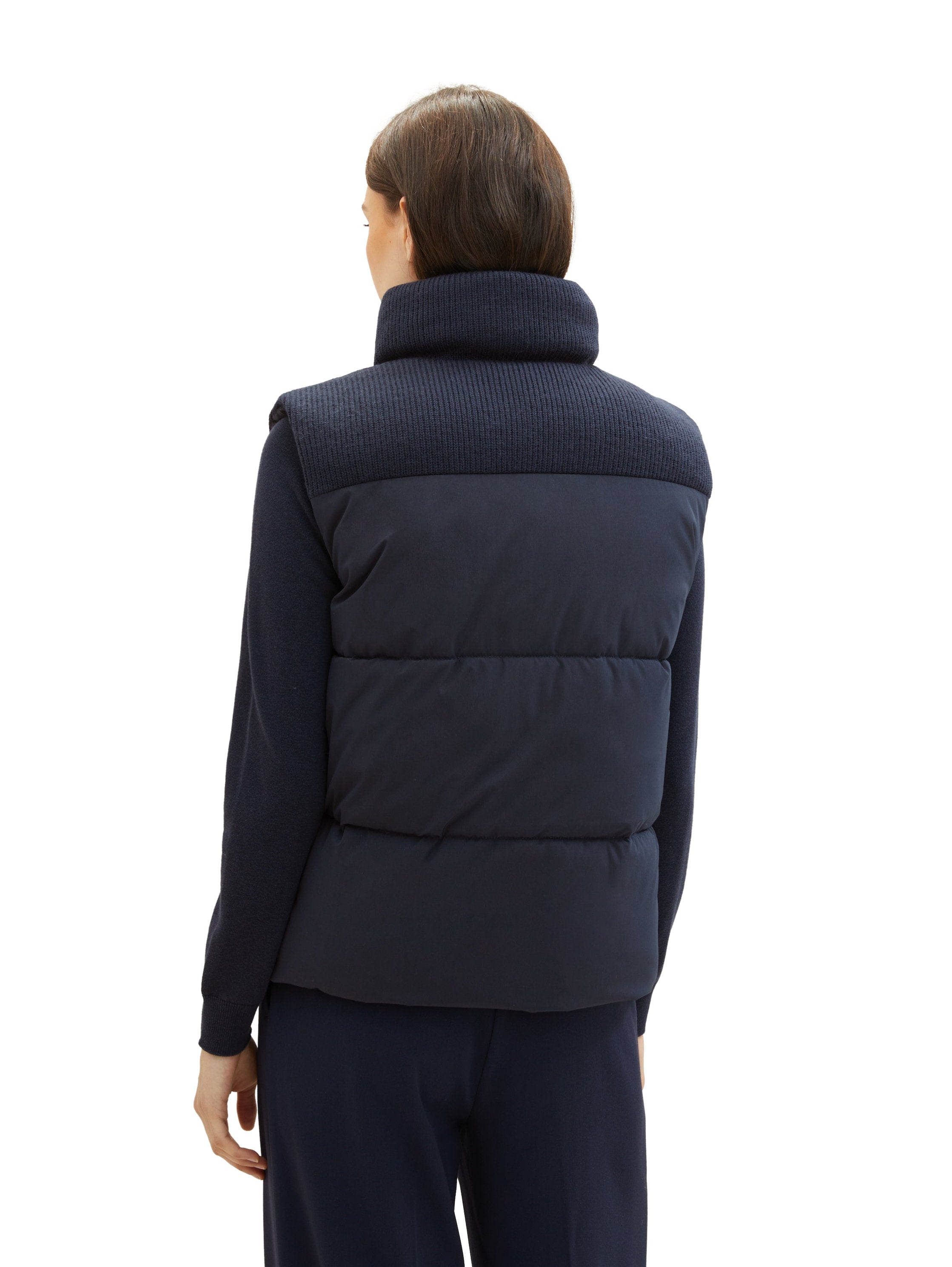 Padded Vest With High Collar_1038676_10668_05