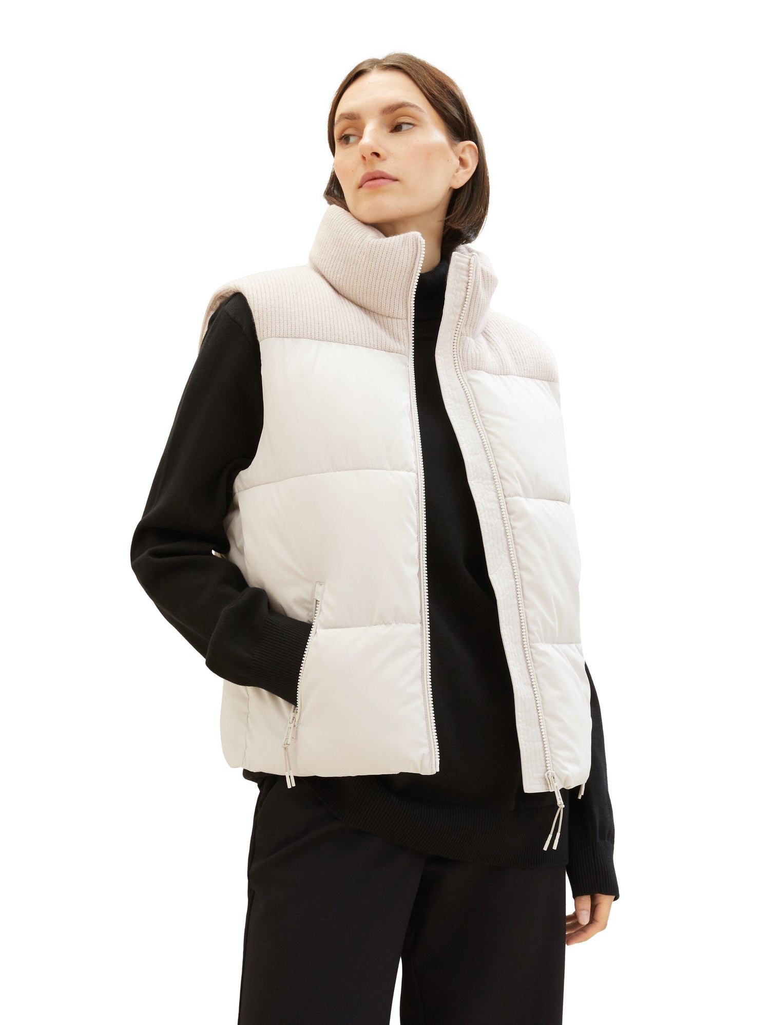 Padded Vest With High Collar_1038676_16339_03