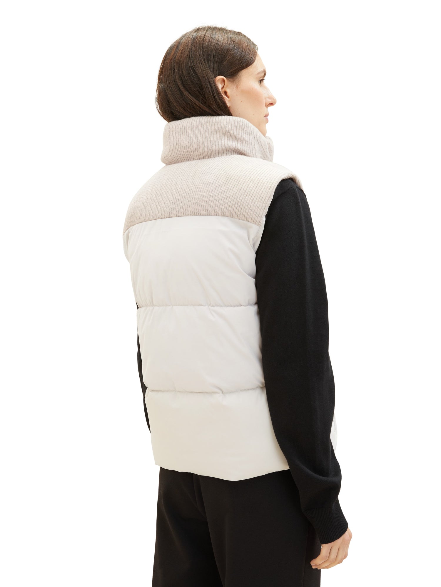 Padded Vest With High Collar_1038676_16339_05