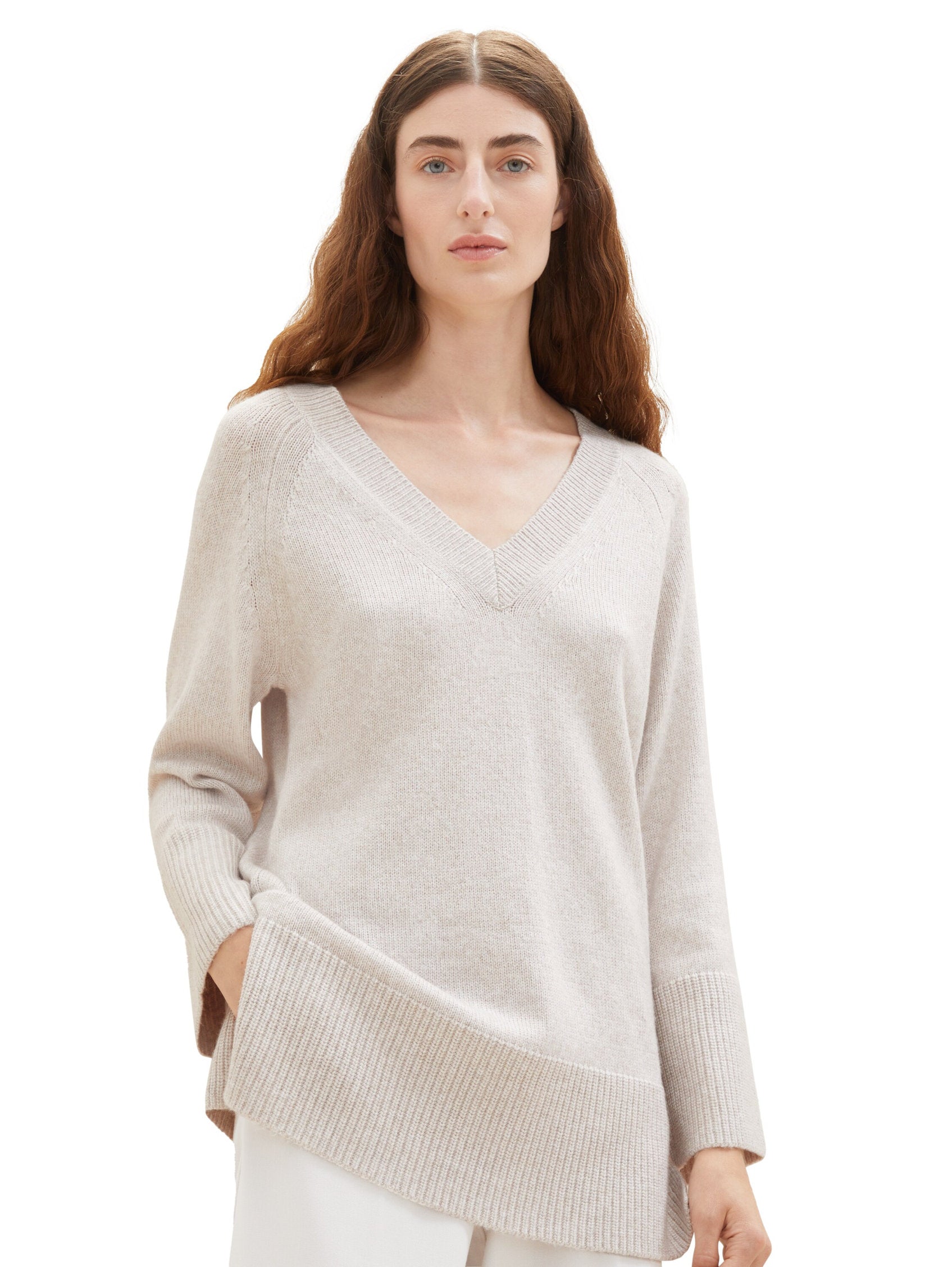 Oversized Sweater With V Neck_1038702_32398_05