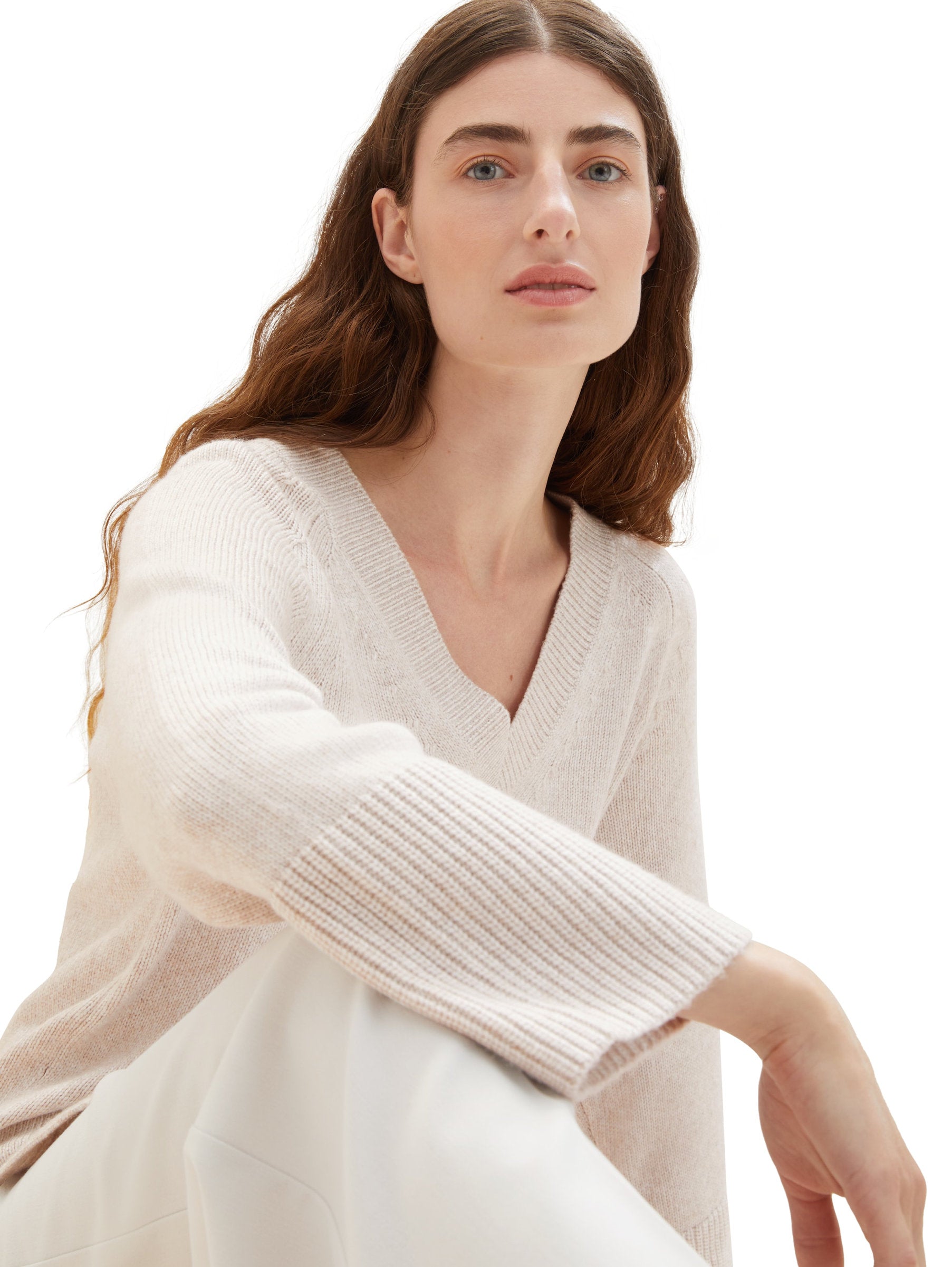 Oversized Sweater With V Neck_1038702_32398_06