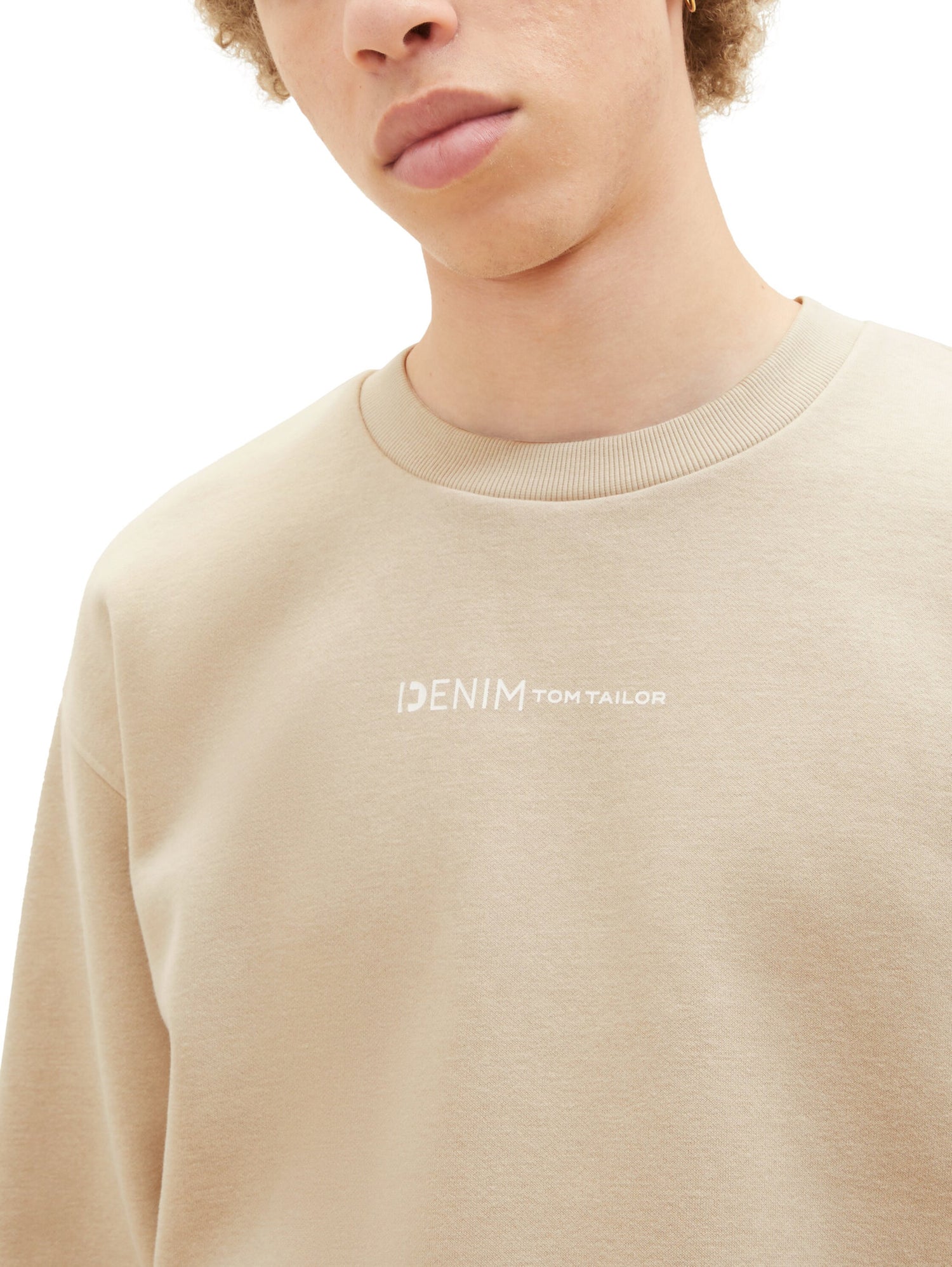 Crew Neck Sweatshirt With Center Logo_1038751_11704_05