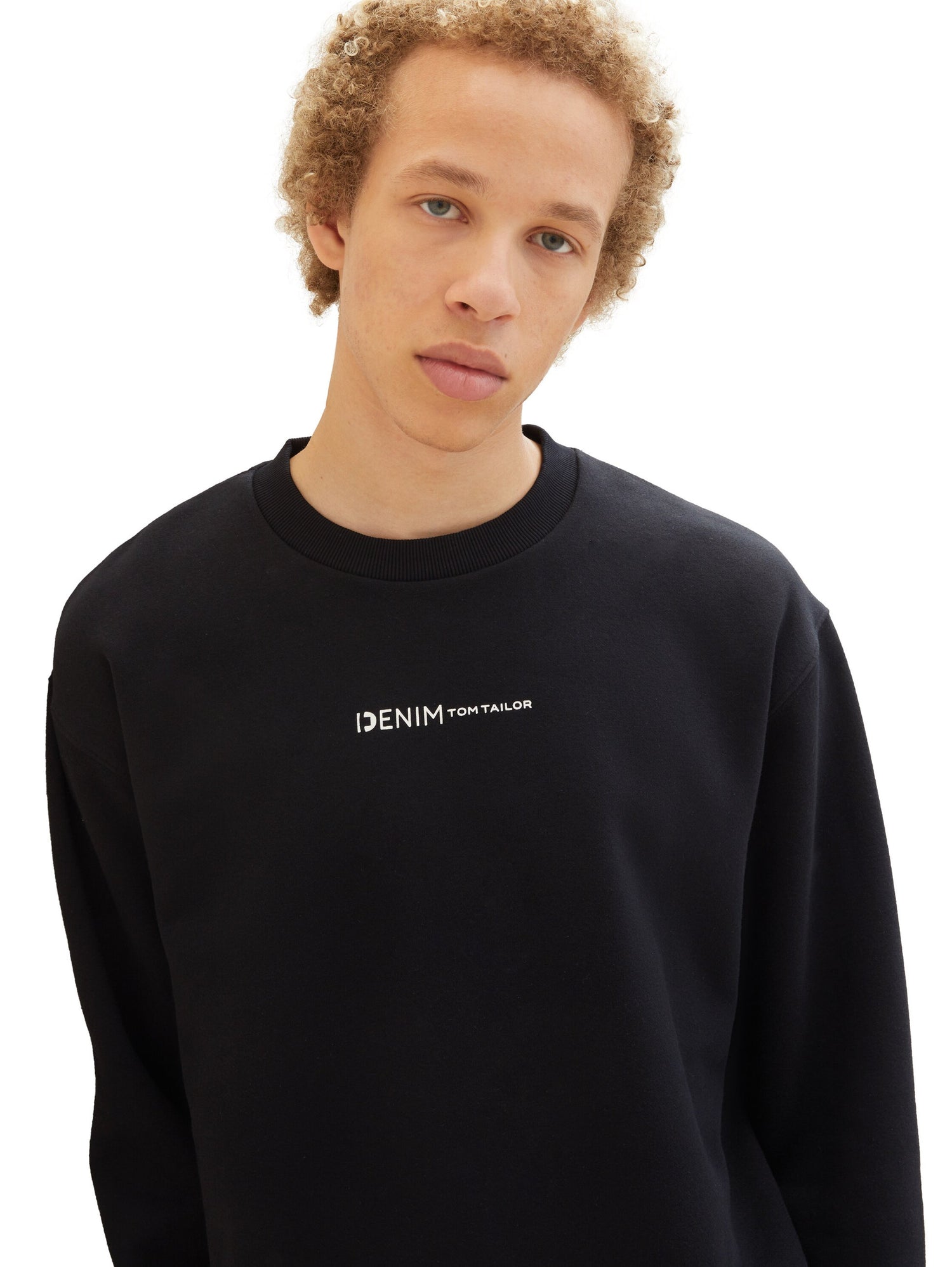 Crew Neck Sweatshirt With Center Logo_1038751_29999_06