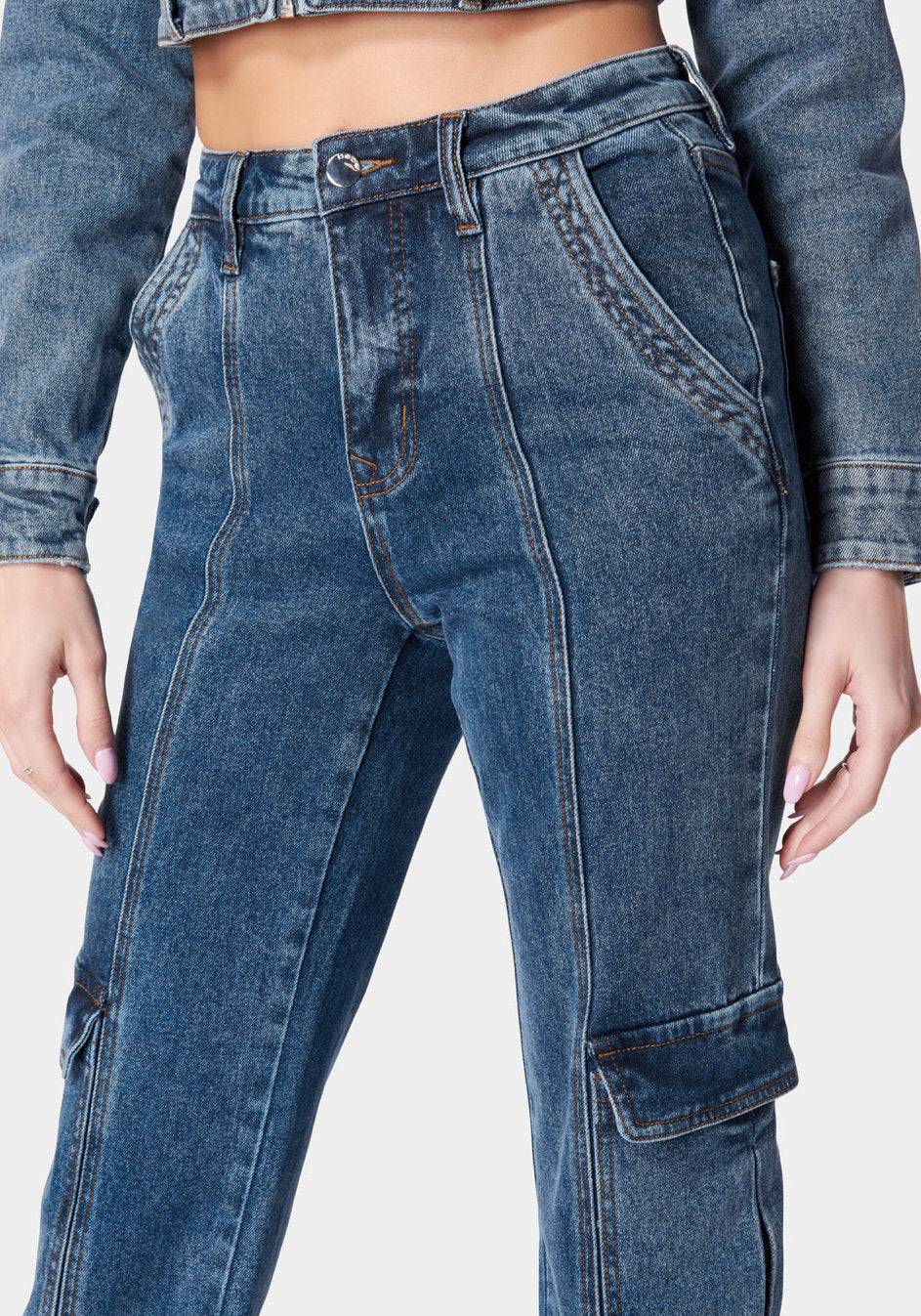 Natural Waist Wide Leg Cargo Denim Jeans_106362_Antique Indigo Wash_4