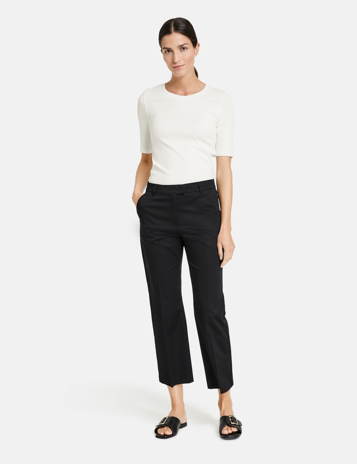 7/8-Length Trousers With Pressed Pleats