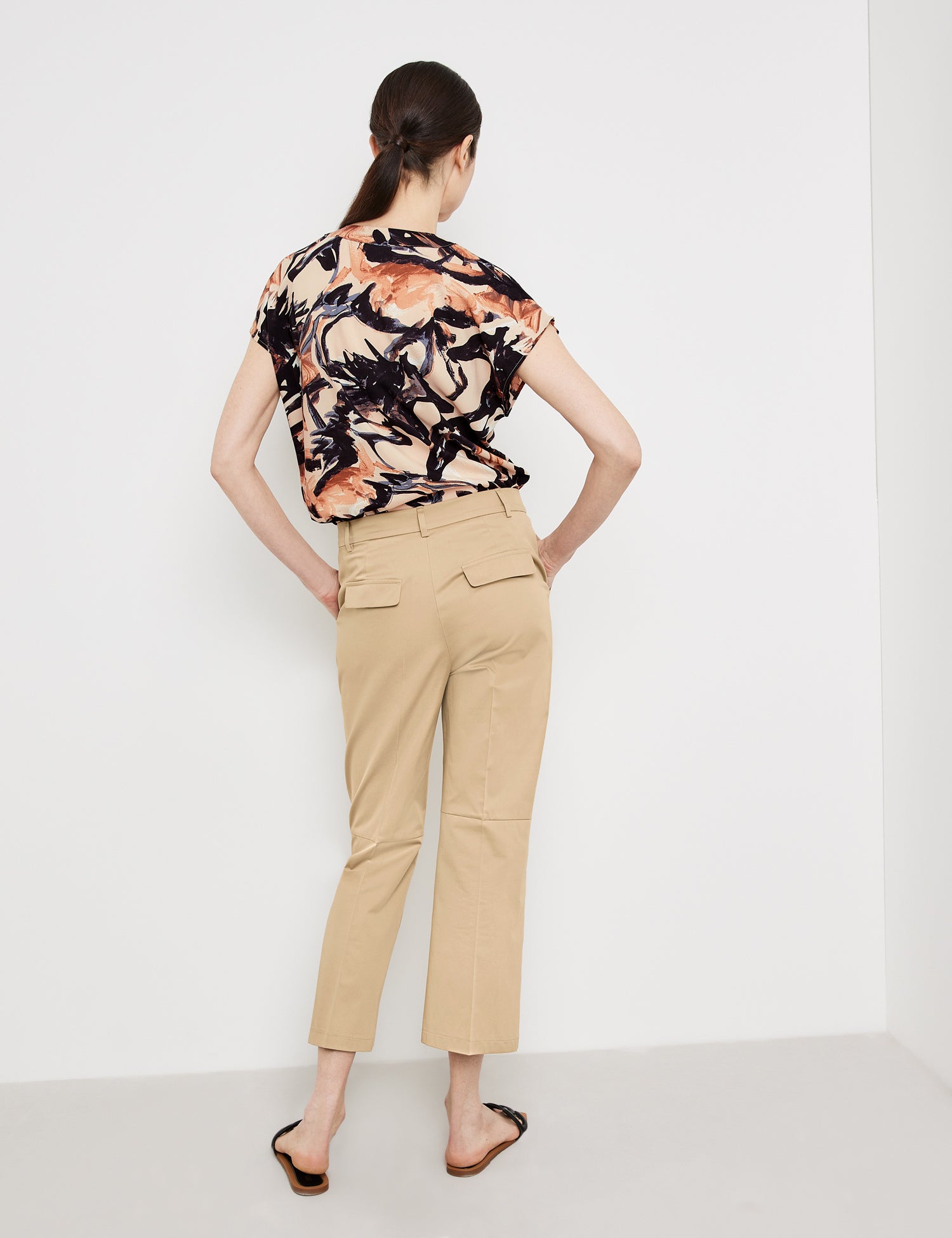 7/8-Length Trousers With Pressed Pleats