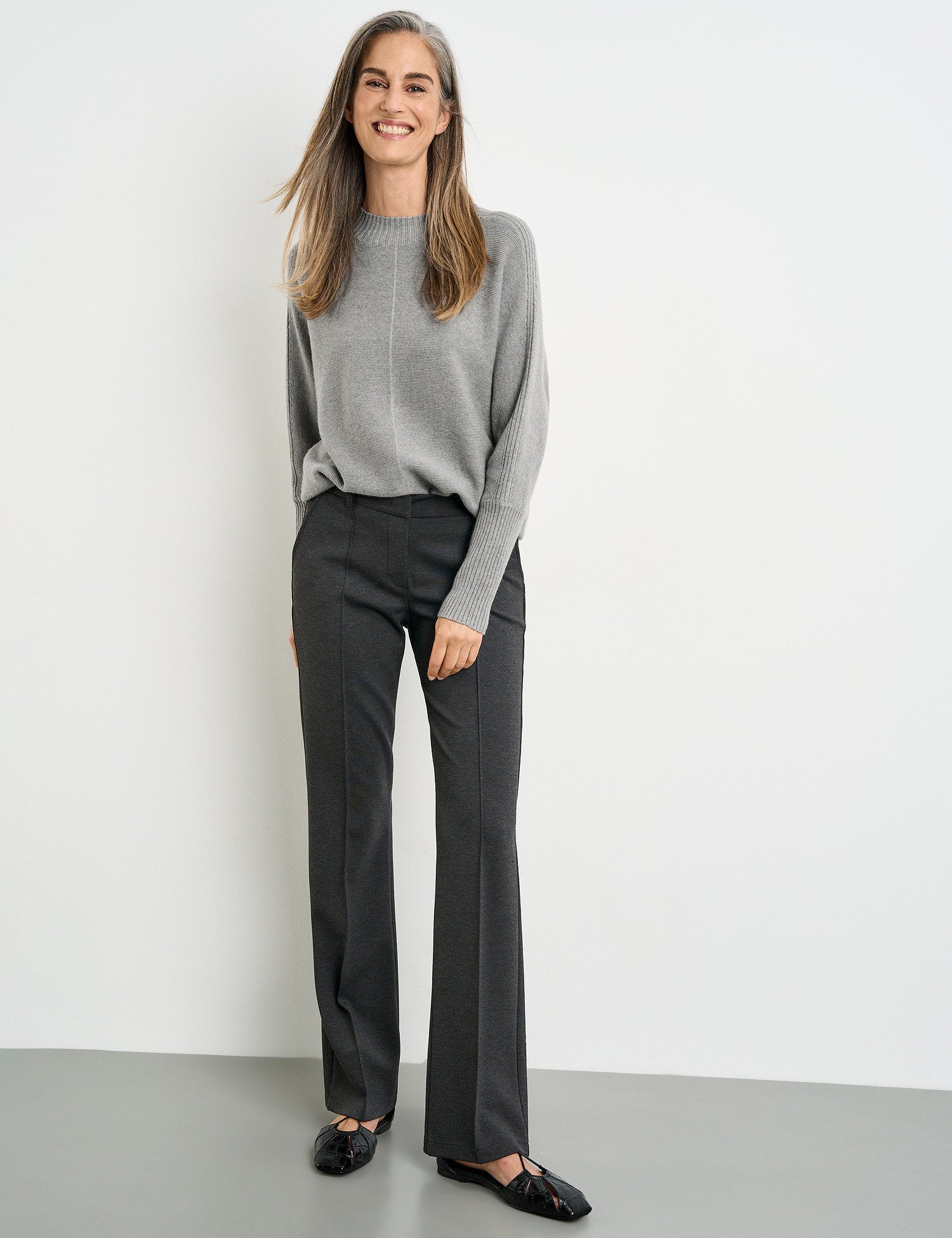 Flared Trousers With Vertical Pintucks And Added Stretch_122018-66311_202690_01