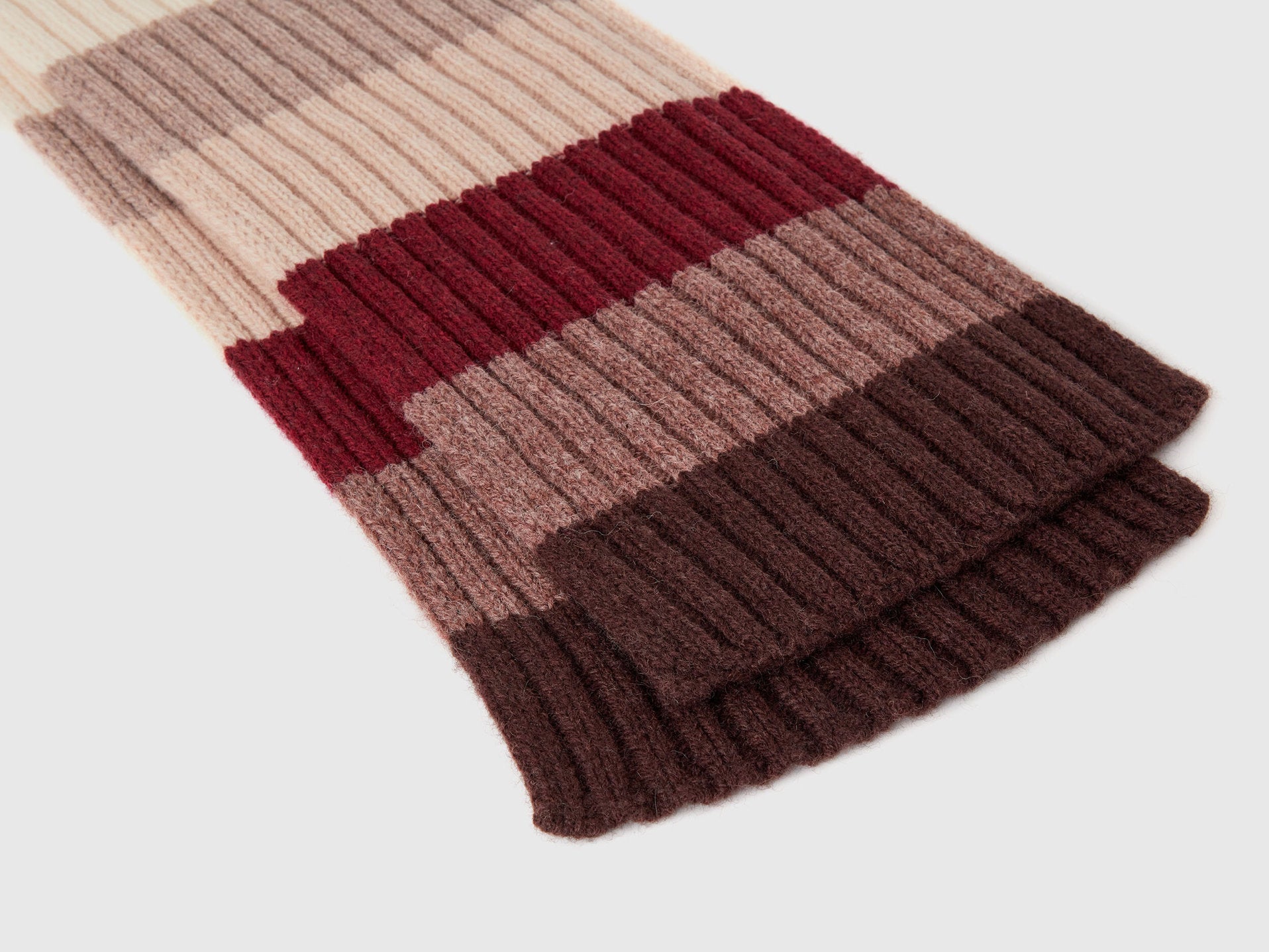 Striped Scarf In Pure Shetland Wool_123MKU00E_511_02