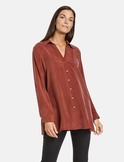 Long Blouse With Side Slits And Sleeve Straps_160019-66420_60703_07