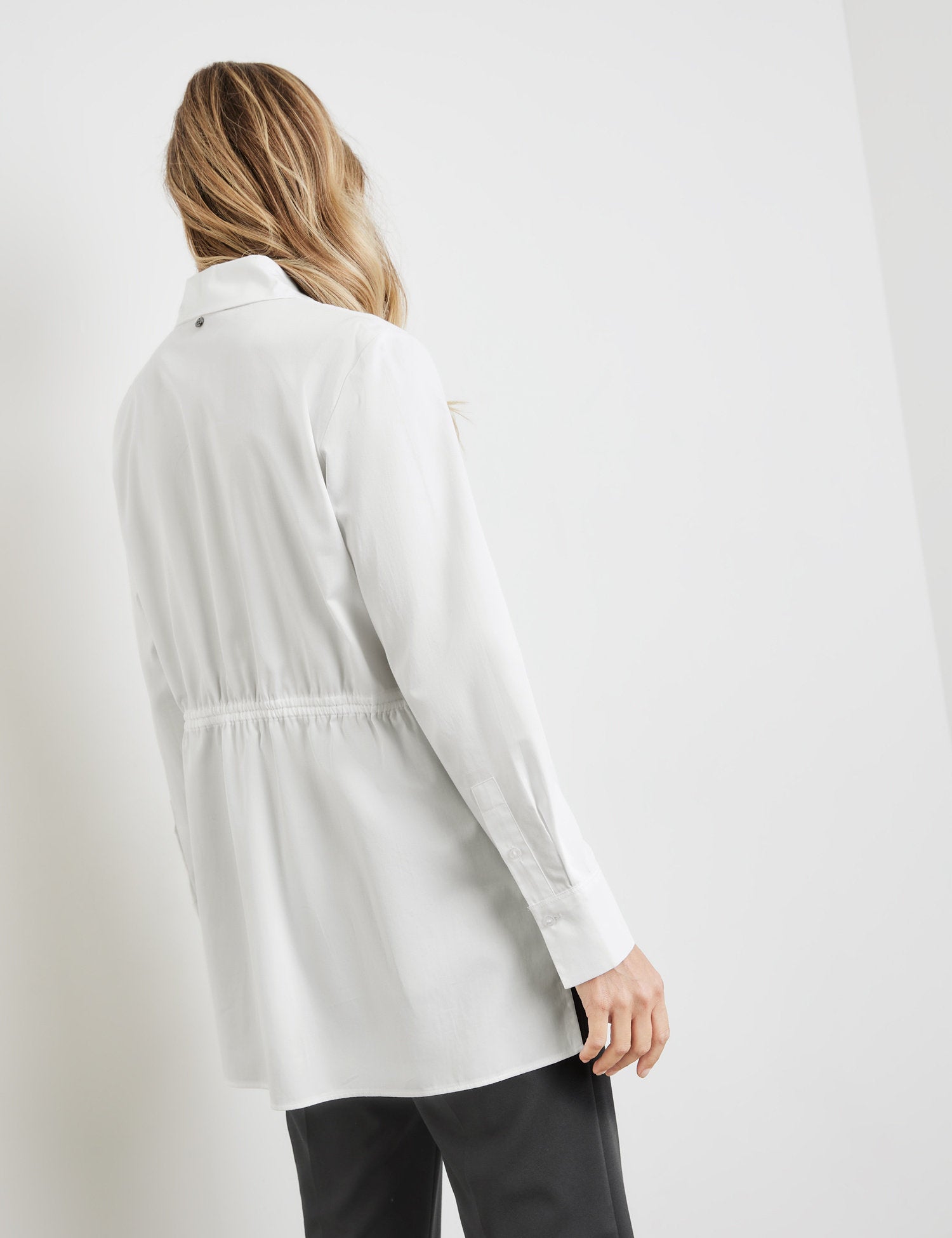 Classic Long Blouse With Side Slits And Gathers_160048-66401_99600_06