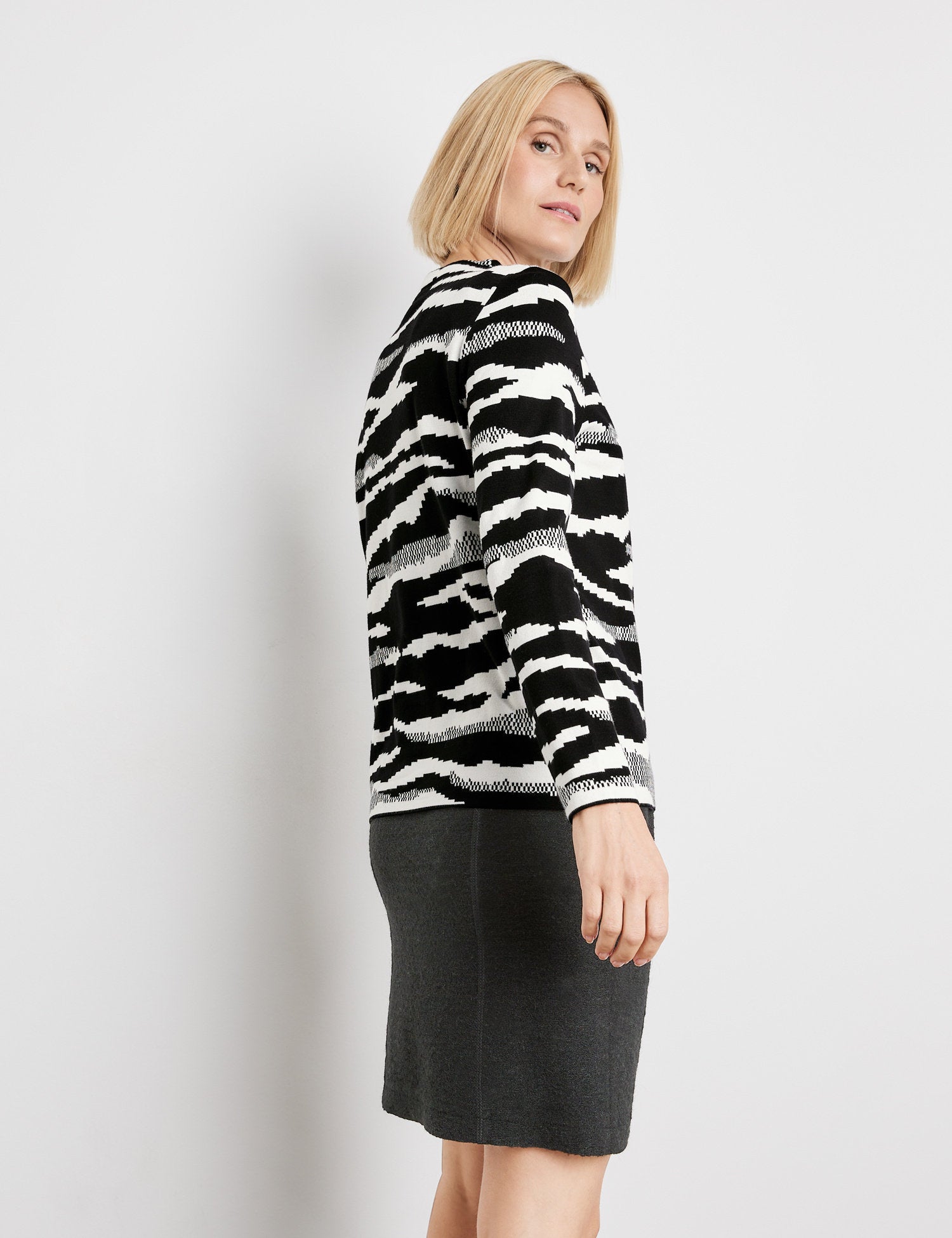Jacquard Knit Jumper With A Short Stand-Up Collar_170587-44713_1090_06