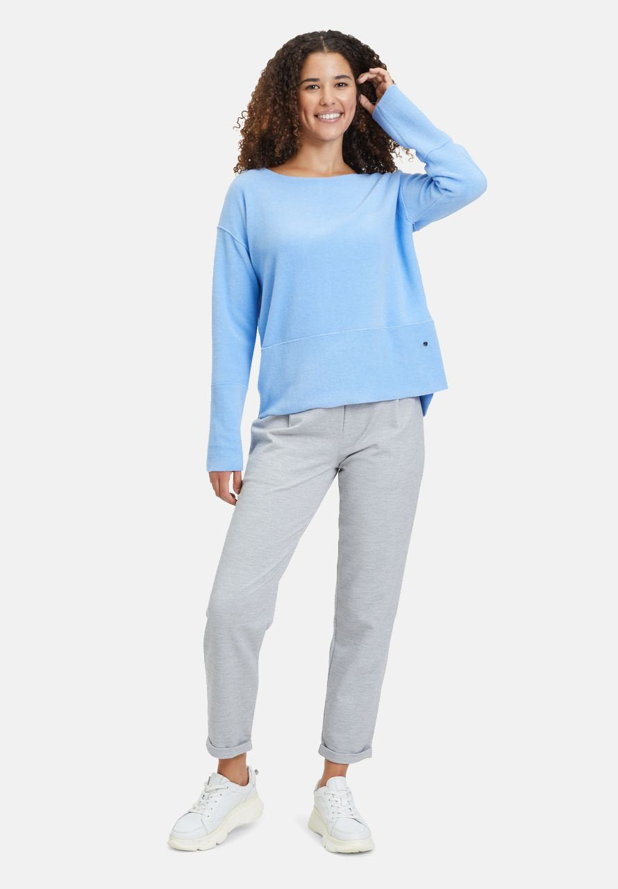 Casual-Sweatshirt With Round Neckline_2041-3224_8714_02