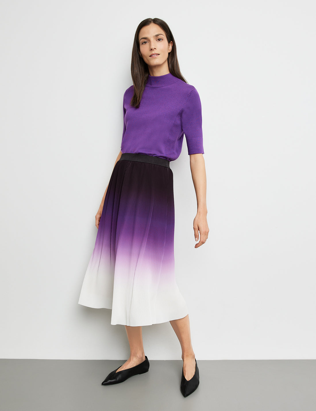 Pleated Skirt With Colour Gradiation And Elasticated Waistband_01