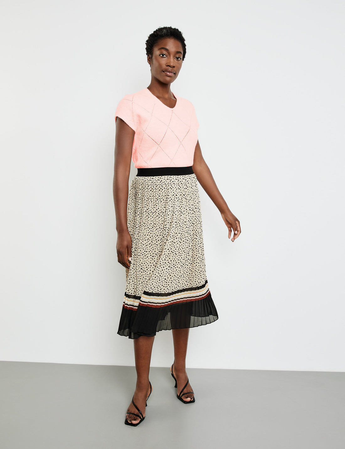 Polka Dot Pleated Skirt With An Elasticated Waistband_210004-31504_9018_01