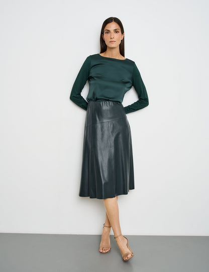 Slightly Flared Faux Leather Skirt_210020-31223_50939_05