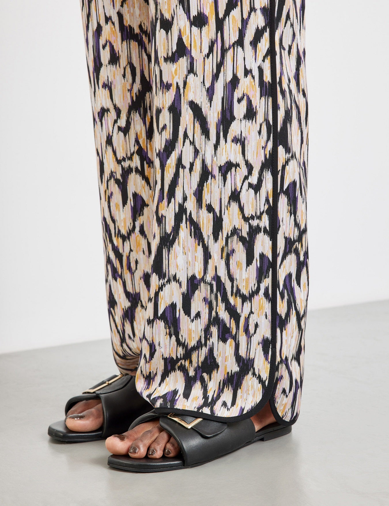 Patterned Slip-On Trousers_04