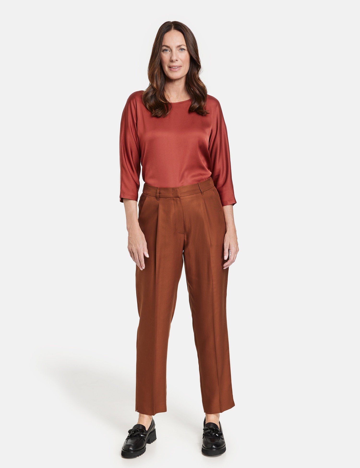 7/8 Length Trousers With An Elasticated Waistband On The Back_220006-31211_60703_07