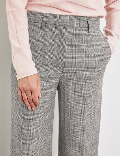 Prince Of Wales Check Trousers With A Wide Leg_220014-31343_2085_04