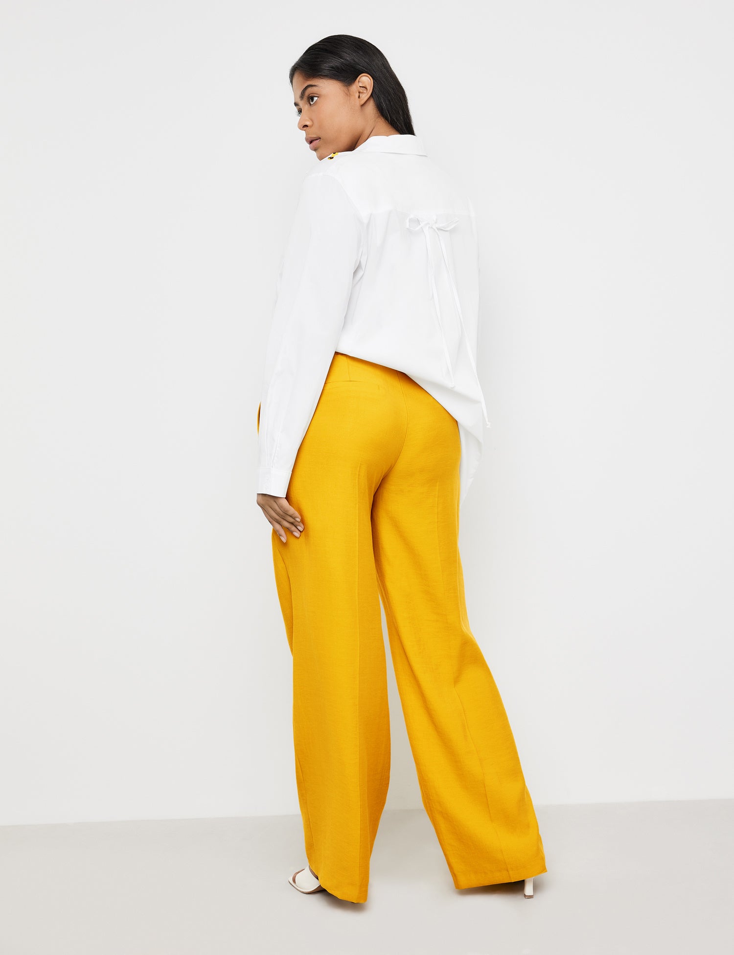 Wide Trousers, Carlotta