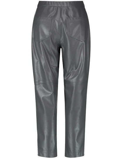 Casual 7/8-Length Trousers In Faux Leather_220019-31257_20383_03