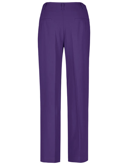 Flowing Trousers With Waist Pleats And A Wide Leg_220045-71944_30909_03