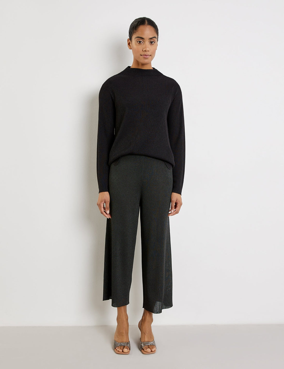Black 3/4-Length Knitted Trousers Taifun